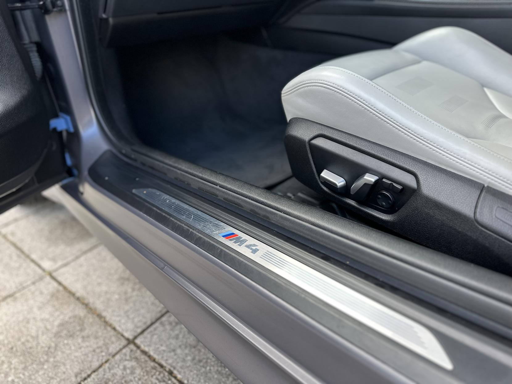 BMW M4 3.0 BiTurbo Coupe 2dr Petrol DCT Euro 6 (s/s) (431 ps)