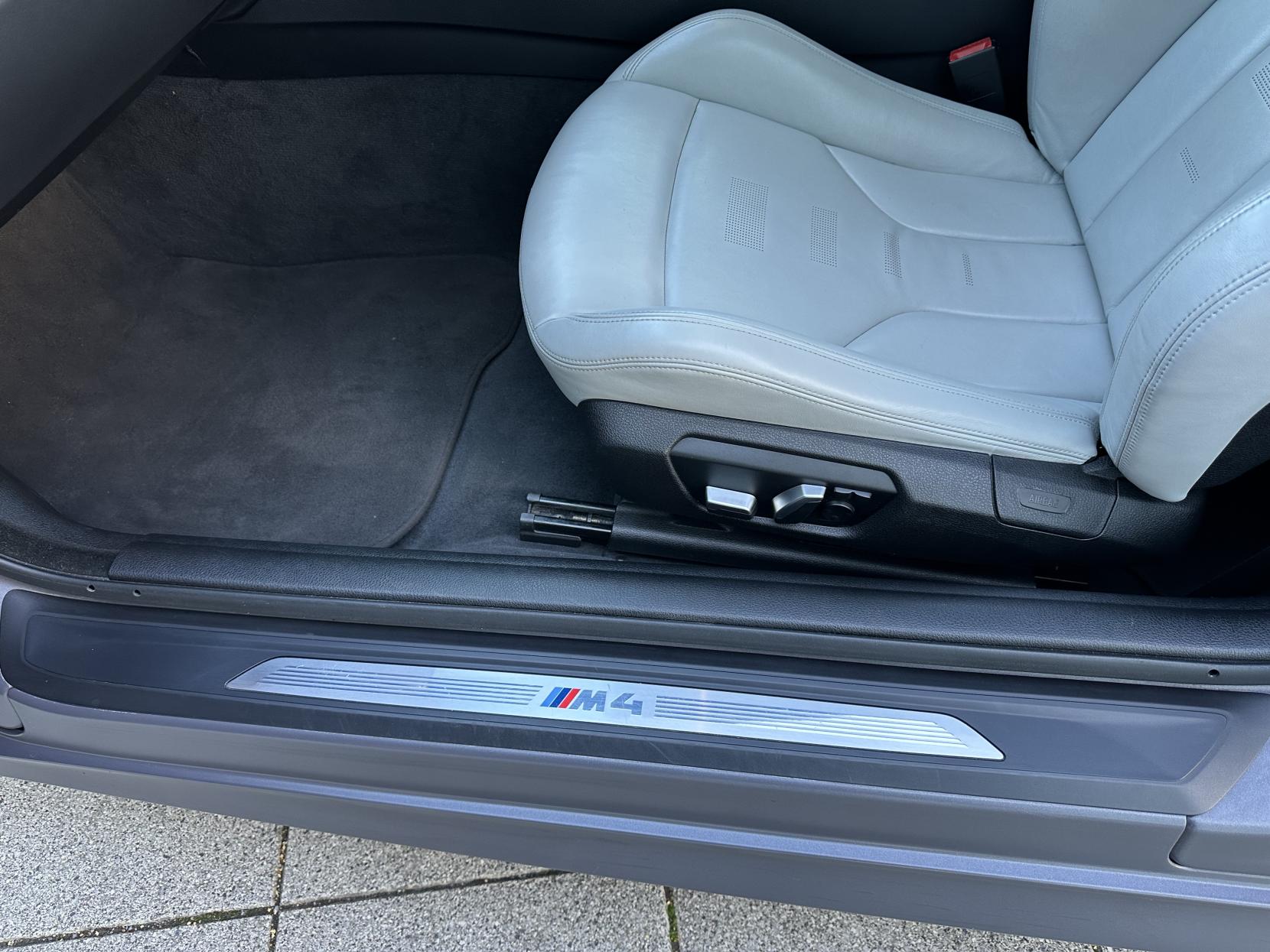 BMW M4 3.0 BiTurbo Coupe 2dr Petrol DCT Euro 6 (s/s) (431 ps)