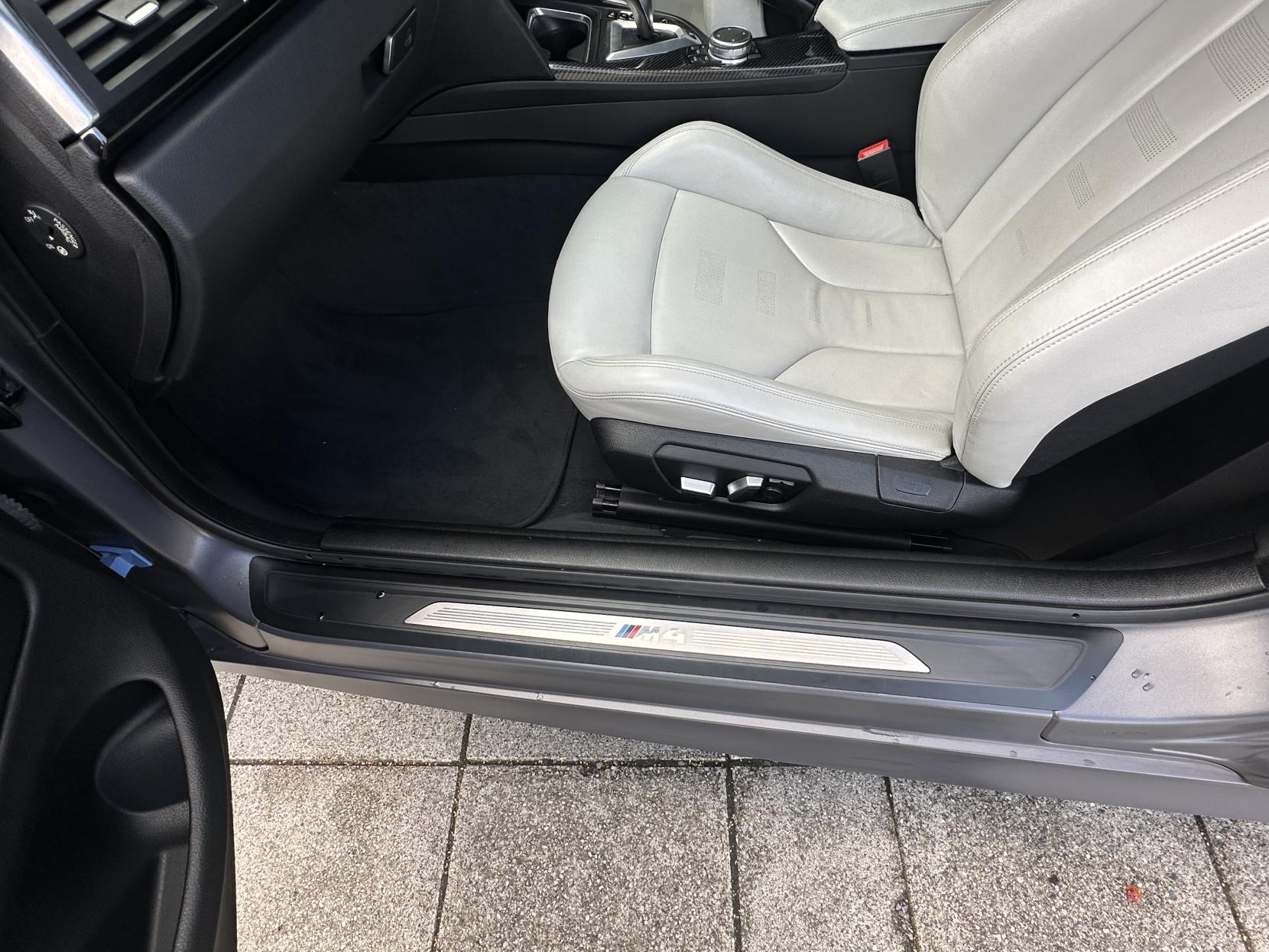BMW M4 3.0 BiTurbo Coupe 2dr Petrol DCT Euro 6 (s/s) (431 ps)