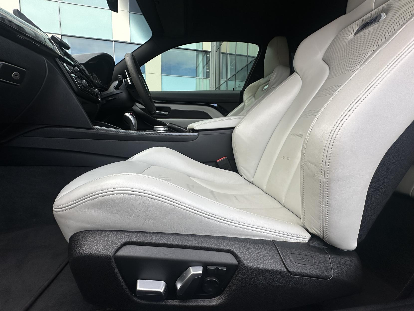 BMW M4 3.0 BiTurbo Coupe 2dr Petrol DCT Euro 6 (s/s) (431 ps)