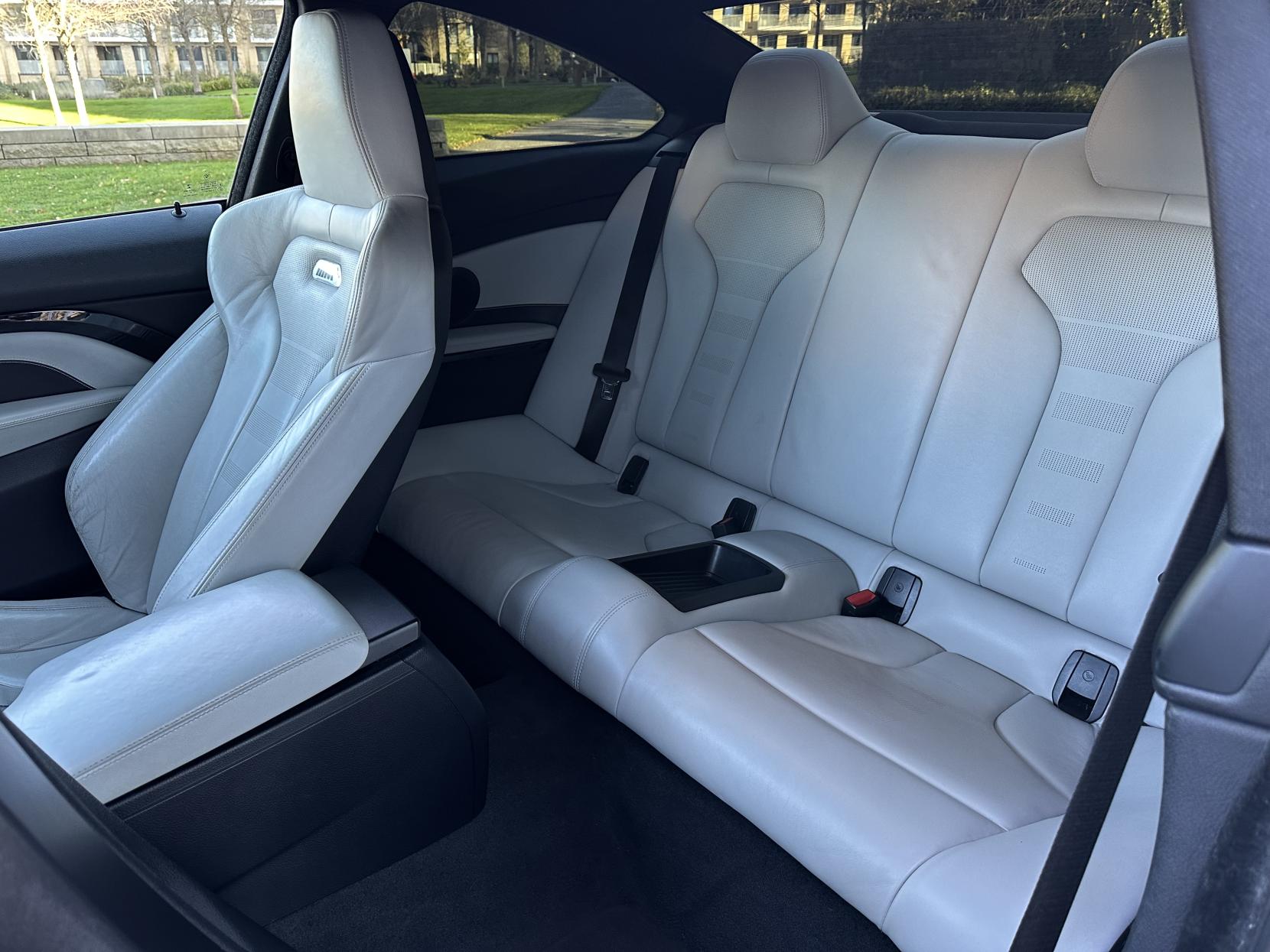 BMW M4 3.0 BiTurbo Coupe 2dr Petrol DCT Euro 6 (s/s) (431 ps)