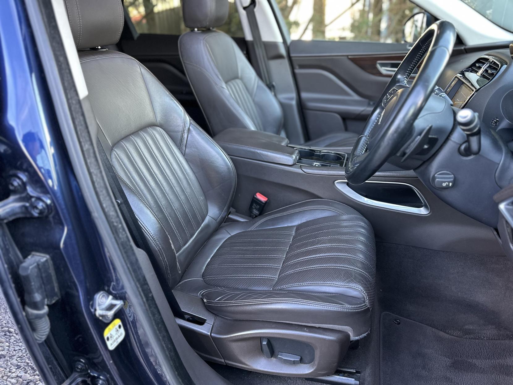 Jaguar F-PACE 2.0 D180 Portfolio SUV 5dr Diesel Auto AWD Euro 6 (s/s) (180 ps)