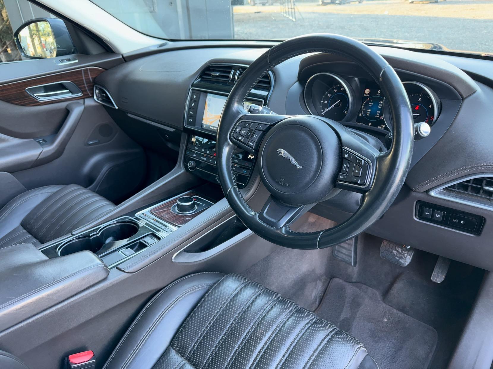 Jaguar F-PACE 2.0 D180 Portfolio SUV 5dr Diesel Auto AWD Euro 6 (s/s) (180 ps)