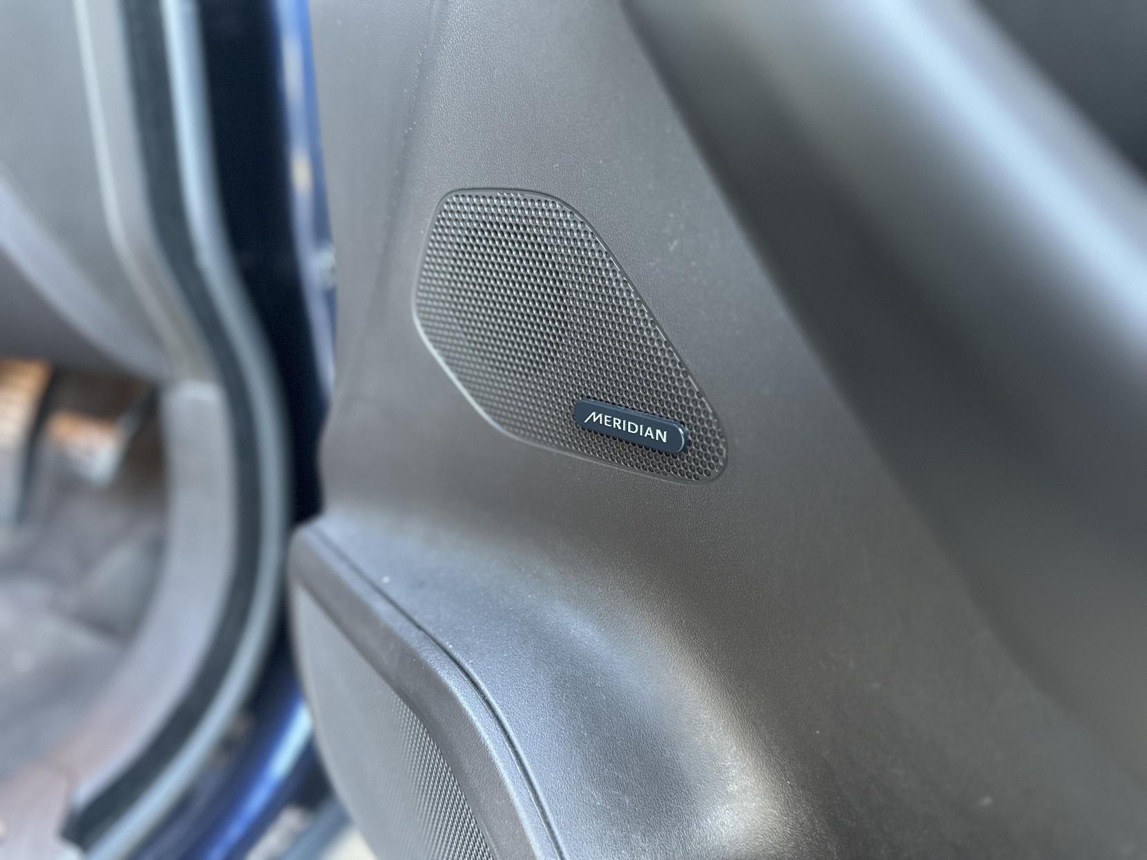 Jaguar F-PACE 2.0 D180 Portfolio SUV 5dr Diesel Auto AWD Euro 6 (s/s) (180 ps)