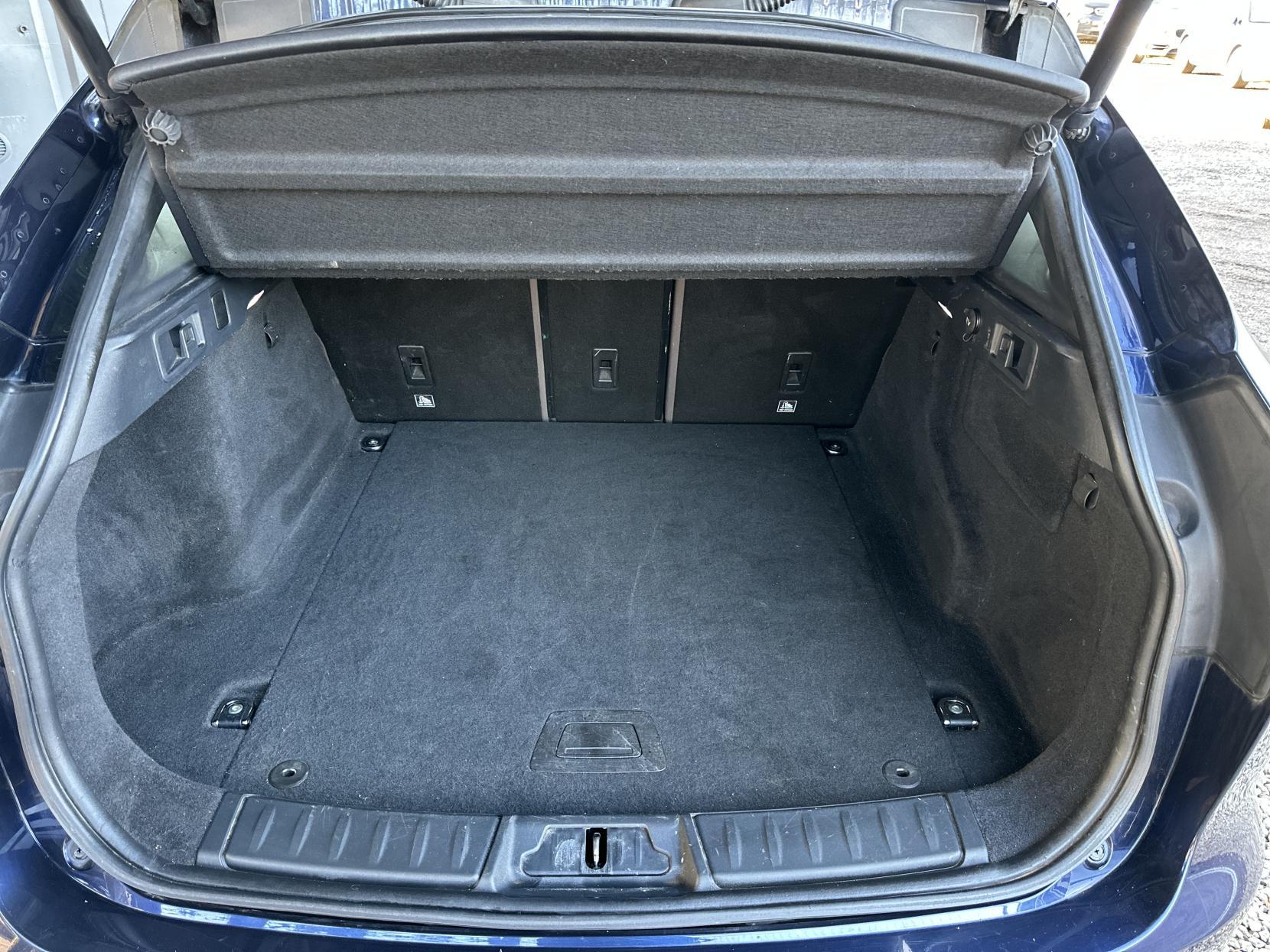 Jaguar F-PACE 2.0 D180 Portfolio SUV 5dr Diesel Auto AWD Euro 6 (s/s) (180 ps)