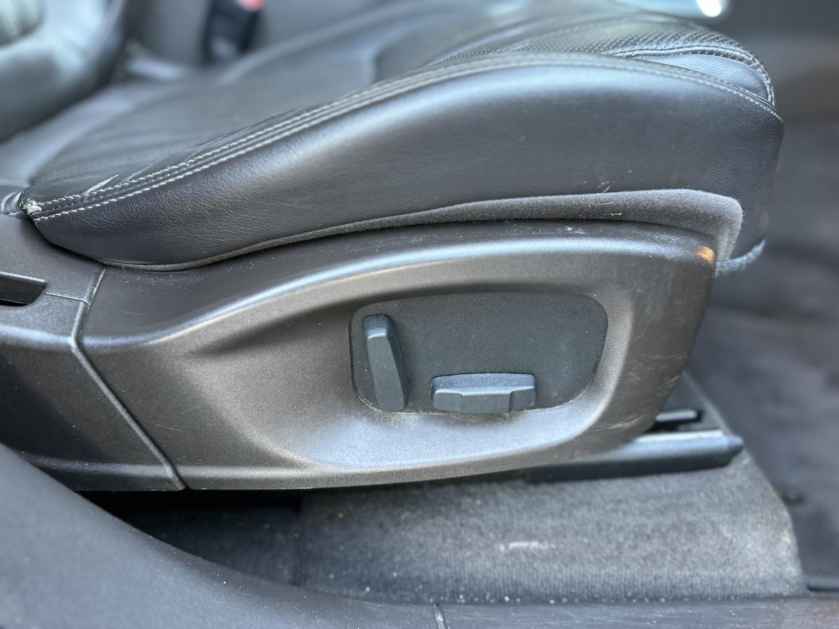 Jaguar F-PACE 2.0 D180 Portfolio SUV 5dr Diesel Auto AWD Euro 6 (s/s) (180 ps)