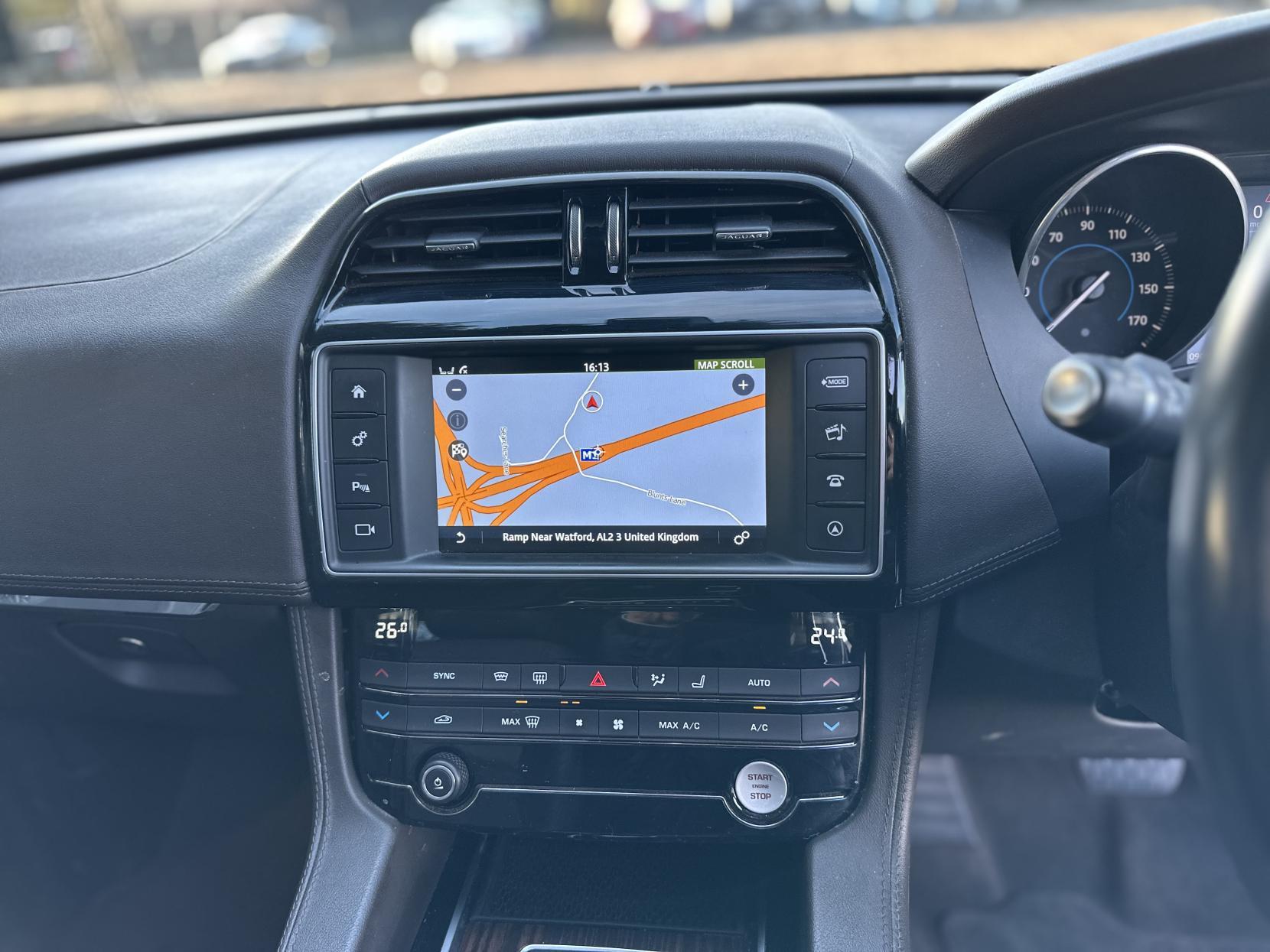 Jaguar F-PACE 2.0 D180 Portfolio SUV 5dr Diesel Auto AWD Euro 6 (s/s) (180 ps)