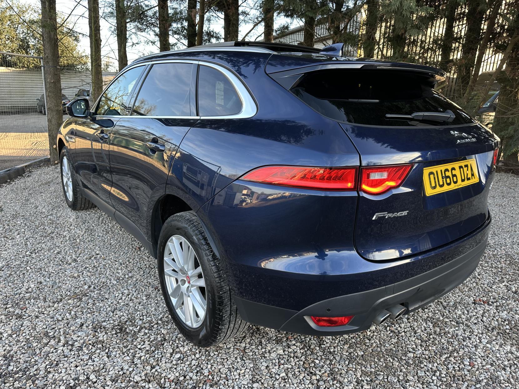 Jaguar F-PACE 2.0 D180 Portfolio SUV 5dr Diesel Auto AWD Euro 6 (s/s) (180 ps)