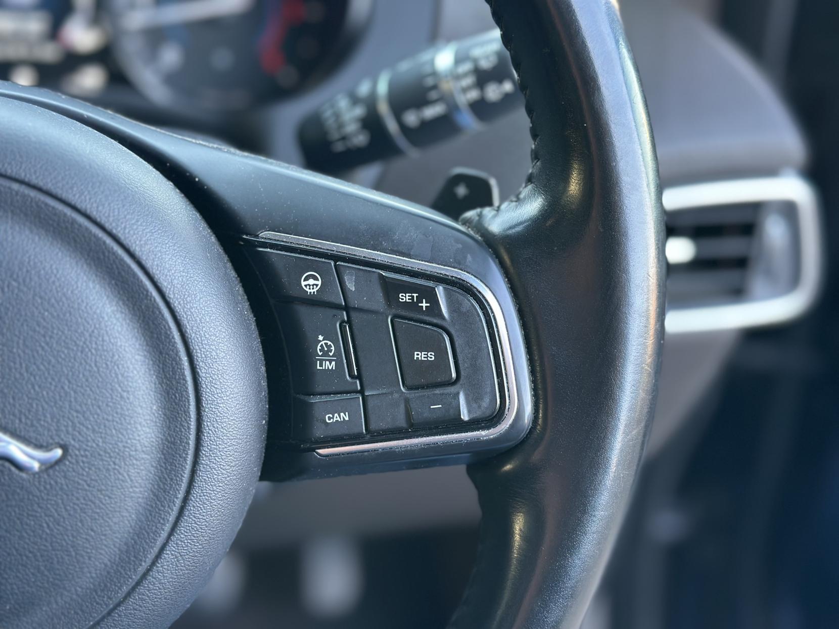 Jaguar F-PACE 2.0 D180 Portfolio SUV 5dr Diesel Auto AWD Euro 6 (s/s) (180 ps)