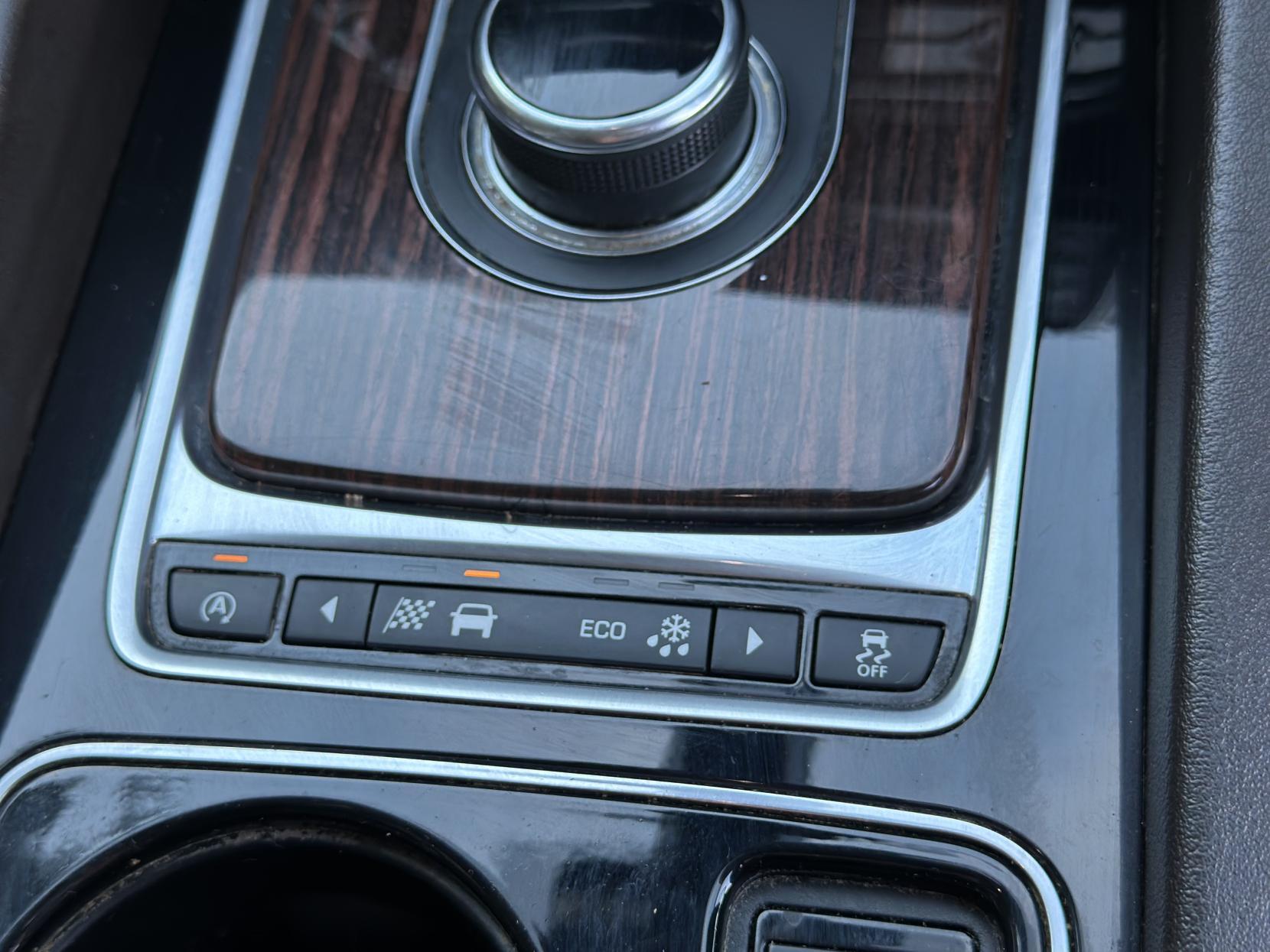 Jaguar F-PACE 2.0 D180 Portfolio SUV 5dr Diesel Auto AWD Euro 6 (s/s) (180 ps)