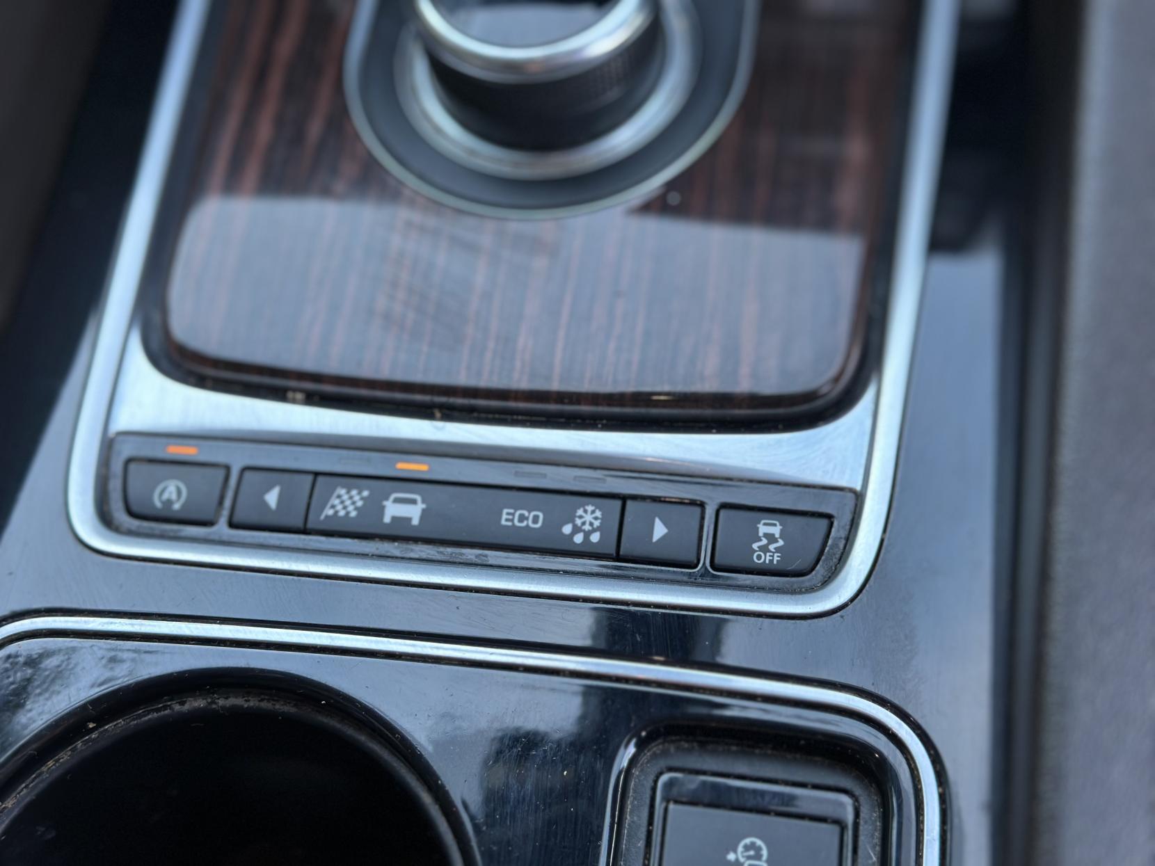 Jaguar F-PACE 2.0 D180 Portfolio SUV 5dr Diesel Auto AWD Euro 6 (s/s) (180 ps)