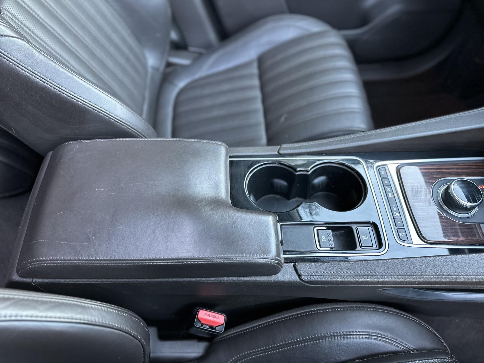 Jaguar F-PACE 2.0 D180 Portfolio SUV 5dr Diesel Auto AWD Euro 6 (s/s) (180 ps)