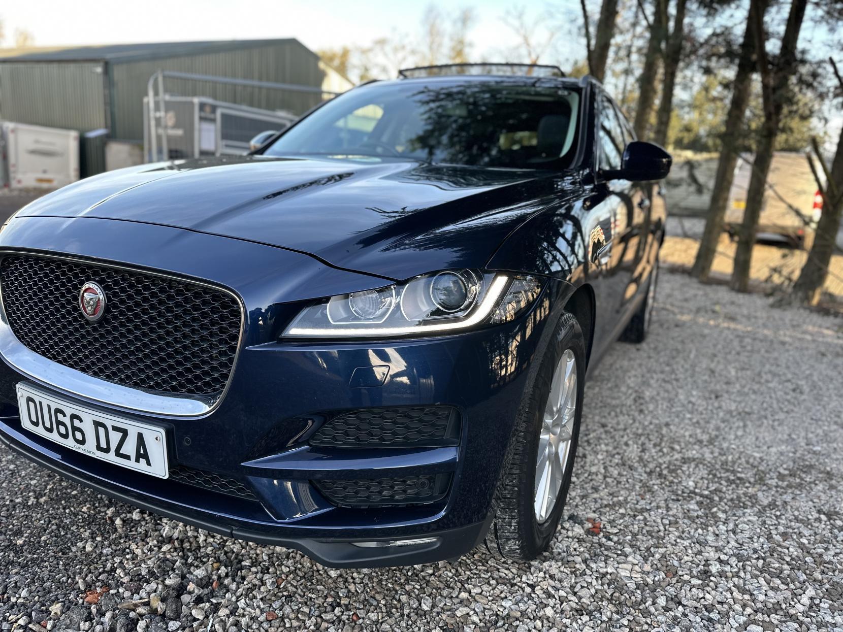 Jaguar F-PACE 2.0 D180 Portfolio SUV 5dr Diesel Auto AWD Euro 6 (s/s) (180 ps)