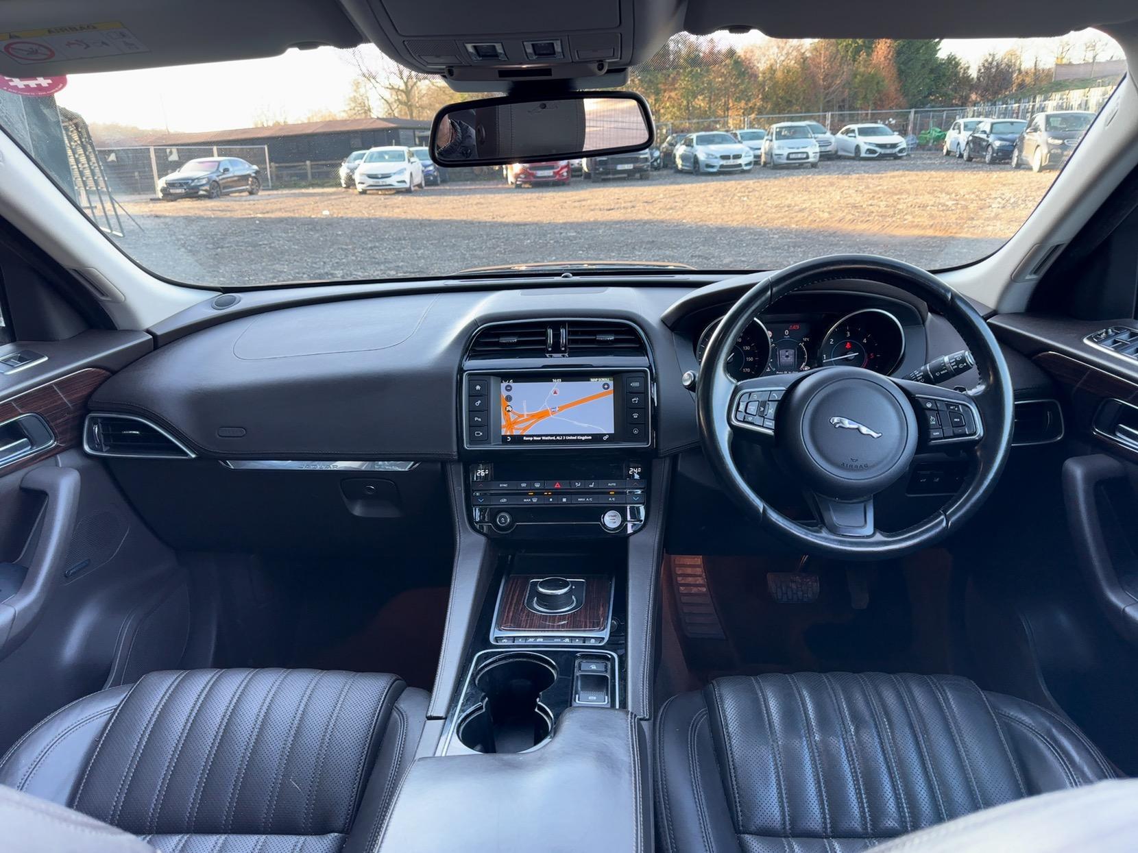 Jaguar F-PACE 2.0 D180 Portfolio SUV 5dr Diesel Auto AWD Euro 6 (s/s) (180 ps)