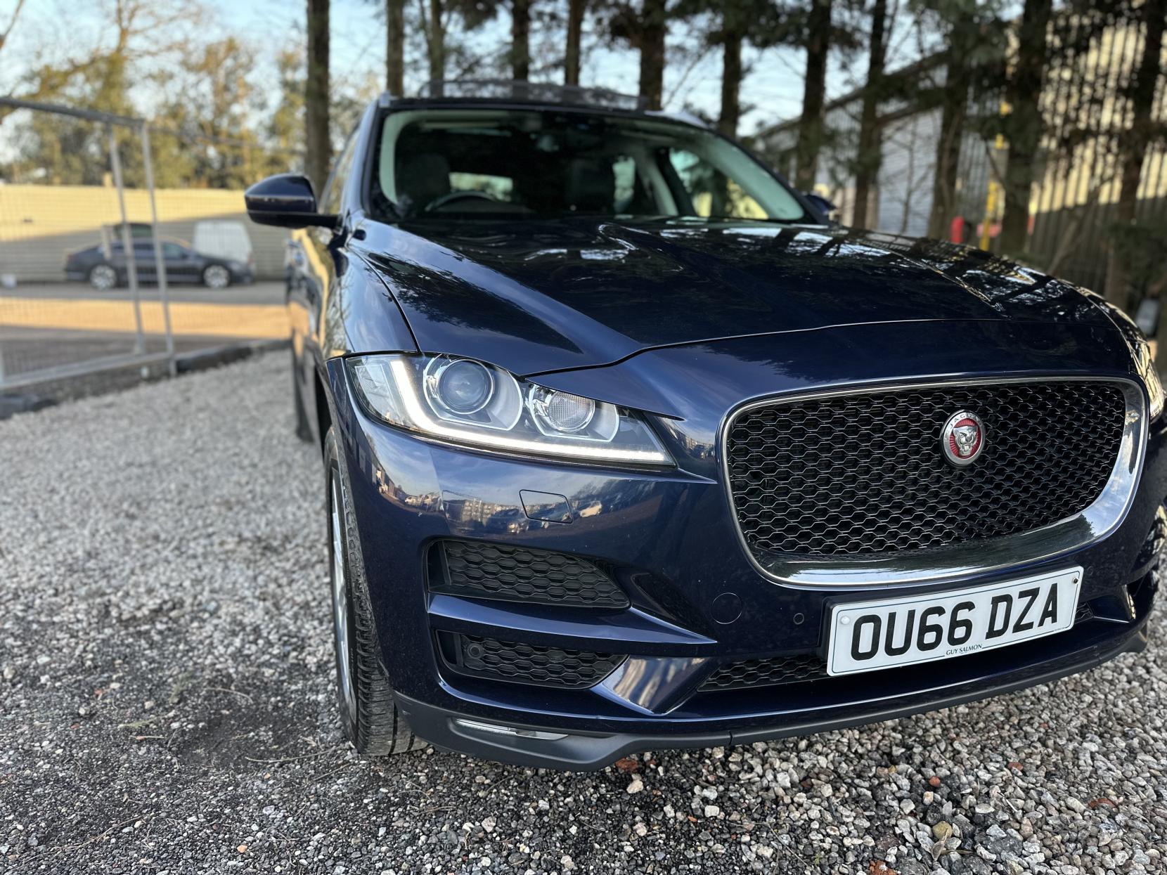 Jaguar F-PACE 2.0 D180 Portfolio SUV 5dr Diesel Auto AWD Euro 6 (s/s) (180 ps)