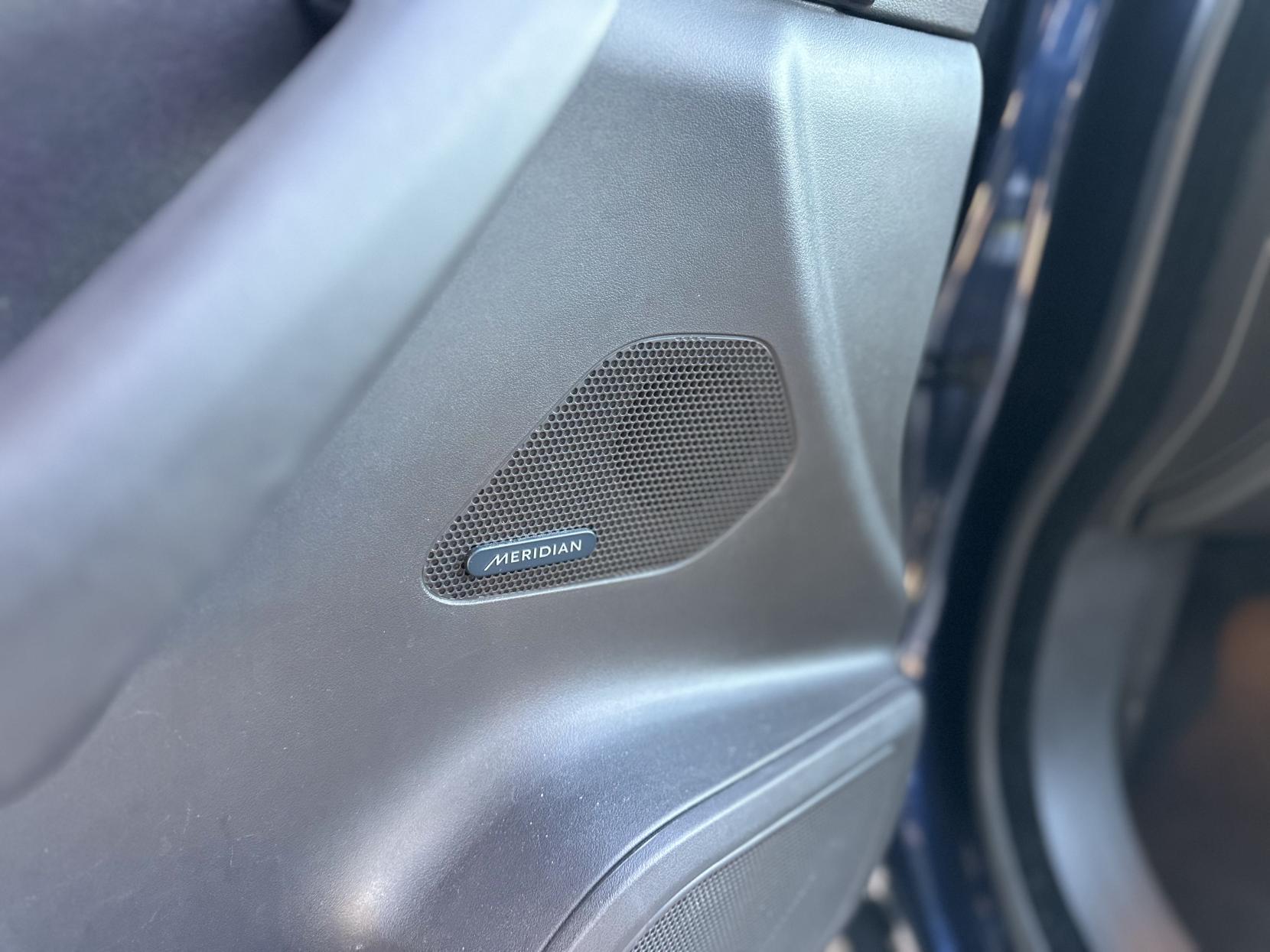 Jaguar F-PACE 2.0 D180 Portfolio SUV 5dr Diesel Auto AWD Euro 6 (s/s) (180 ps)