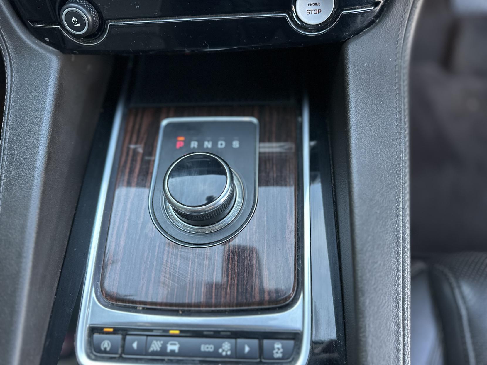 Jaguar F-PACE 2.0 D180 Portfolio SUV 5dr Diesel Auto AWD Euro 6 (s/s) (180 ps)