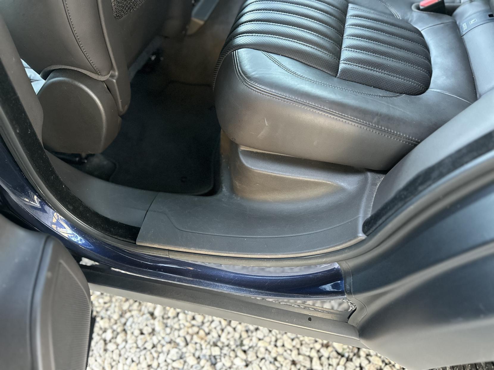 Jaguar F-PACE 2.0 D180 Portfolio SUV 5dr Diesel Auto AWD Euro 6 (s/s) (180 ps)