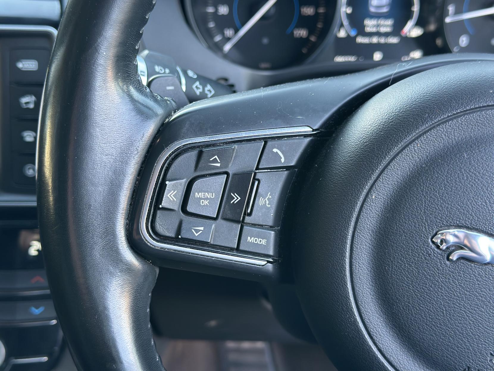 Jaguar F-PACE 2.0 D180 Portfolio SUV 5dr Diesel Auto AWD Euro 6 (s/s) (180 ps)