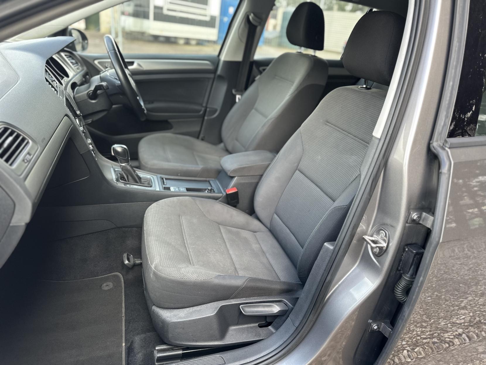 Volkswagen Golf 1.4 TSI BlueMotion Tech SE Hatchback 5dr Petrol DSG Euro 5 (s/s) (122 ps)