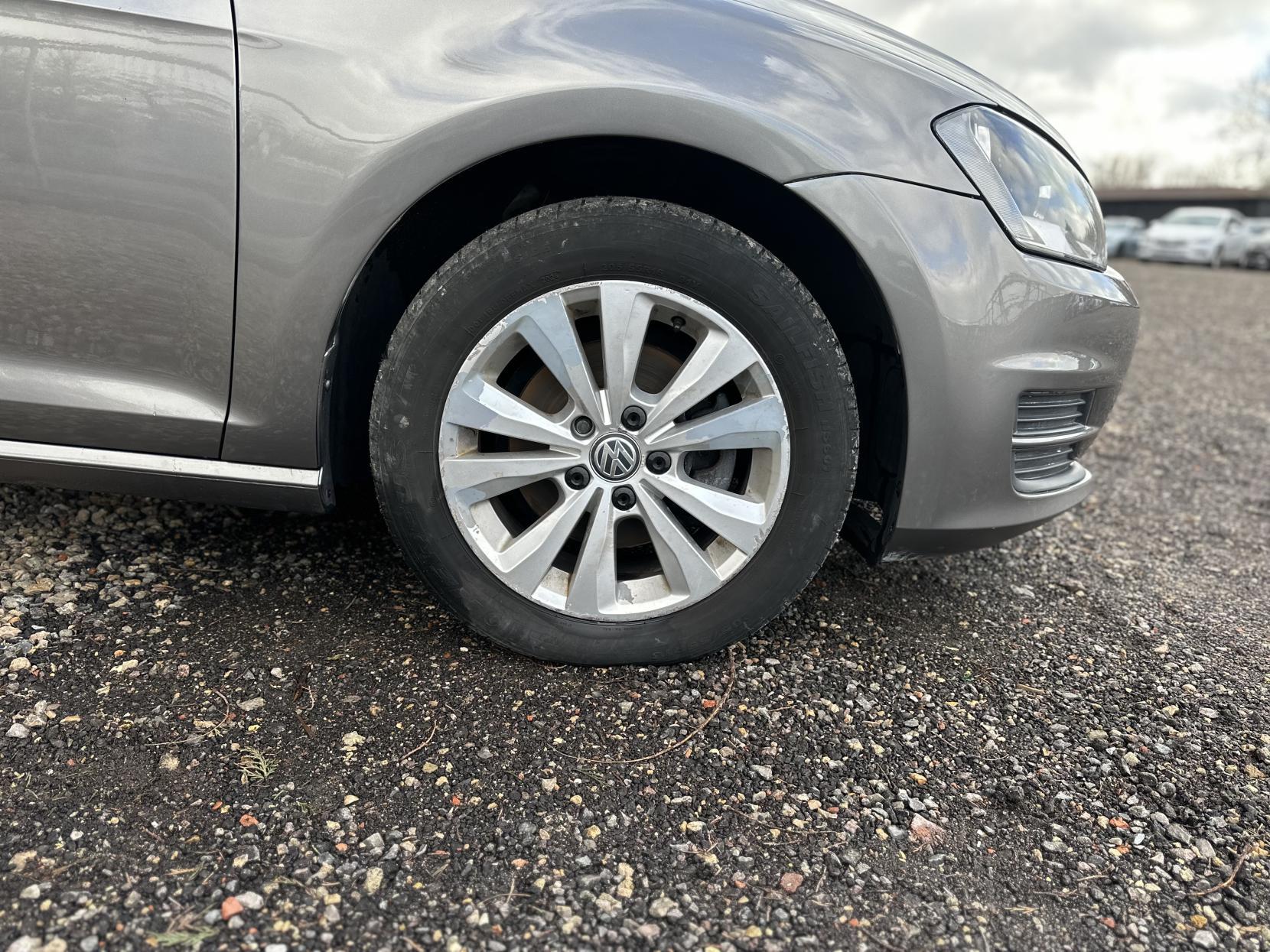 Volkswagen Golf 1.4 TSI BlueMotion Tech SE Hatchback 5dr Petrol DSG Euro 5 (s/s) (122 ps)