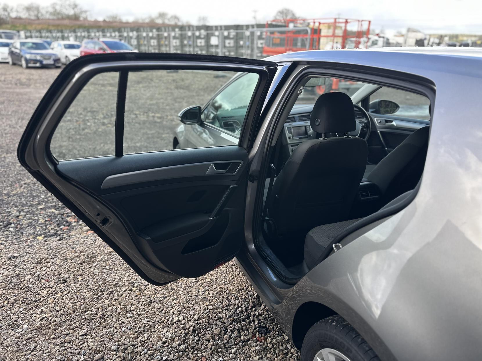 Volkswagen Golf 1.4 TSI BlueMotion Tech SE Hatchback 5dr Petrol DSG Euro 5 (s/s) (122 ps)