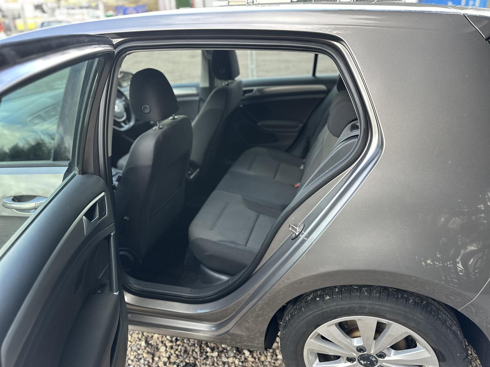 Volkswagen Golf 1.4 TSI BlueMotion Tech SE Hatchback 5dr Petrol DSG Euro 5 (s/s) (122 ps)