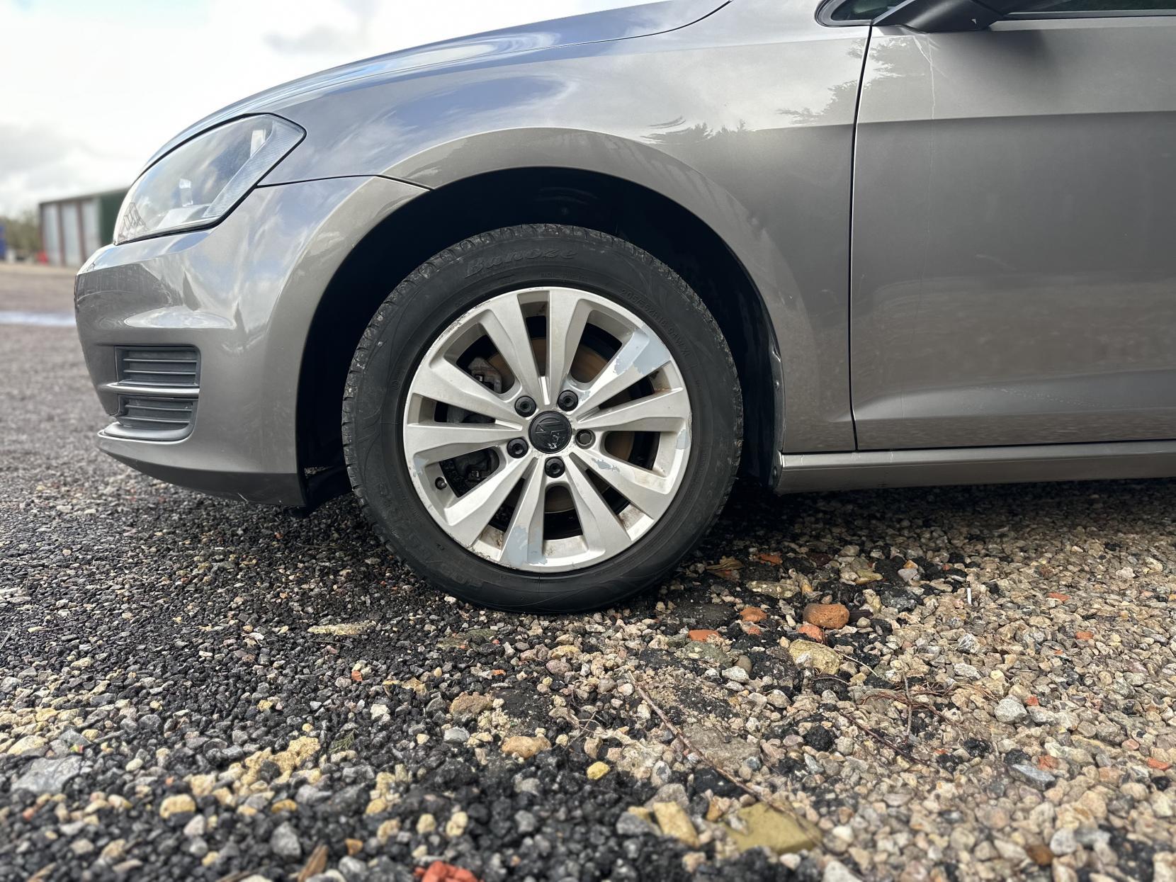 Volkswagen Golf 1.4 TSI BlueMotion Tech SE Hatchback 5dr Petrol DSG Euro 5 (s/s) (122 ps)