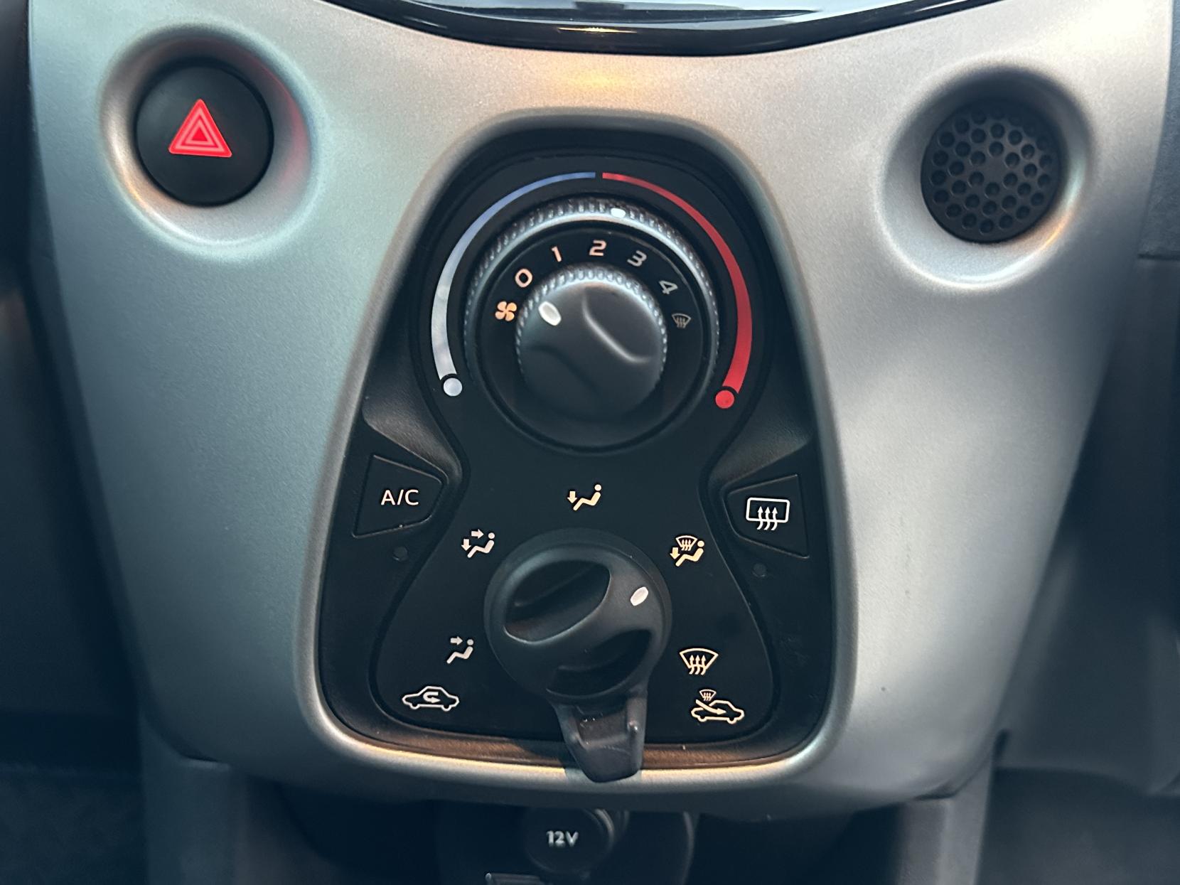 Peugeot 108 1.0 Active Hatchback 5dr Petrol 2 Tronic Euro 6 (68 ps)