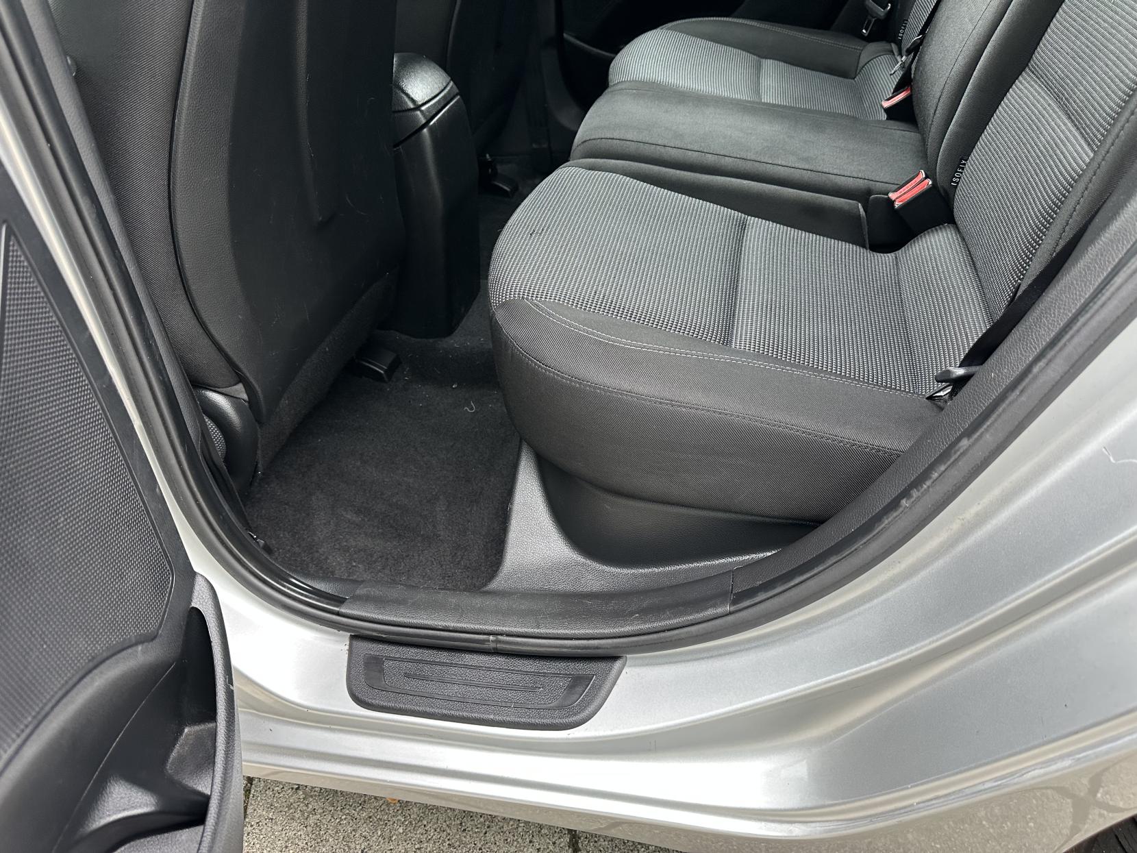 Hyundai i30 1.4 Active Hatchback 5dr Petrol Manual Euro 5 (100 ps)