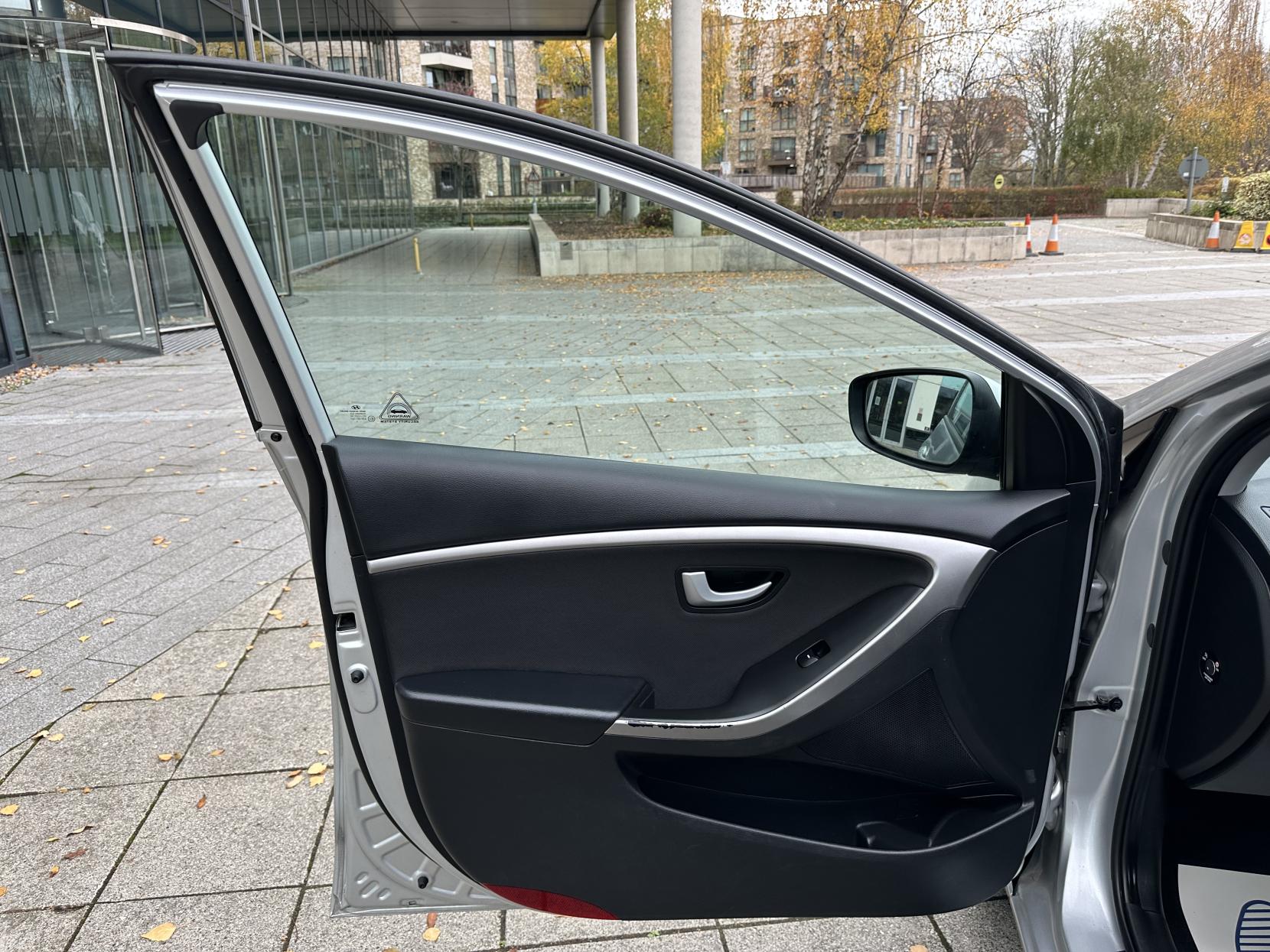 Hyundai i30 1.4 Active Hatchback 5dr Petrol Manual Euro 5 (100 ps)