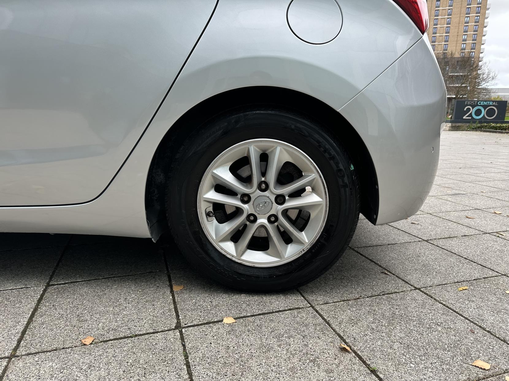 Hyundai i30 1.4 Active Hatchback 5dr Petrol Manual Euro 5 (100 ps)