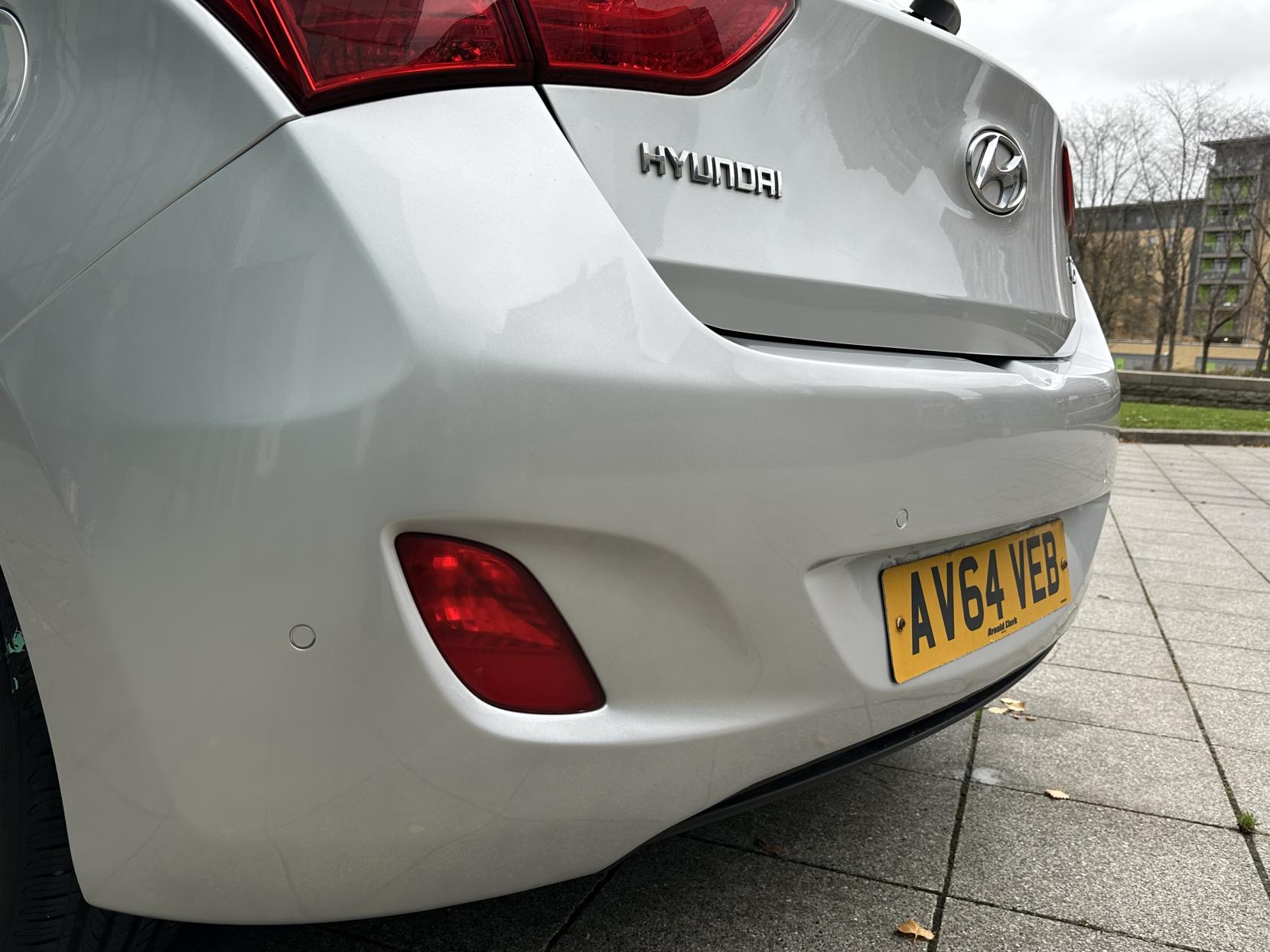 Hyundai i30 1.4 Active Hatchback 5dr Petrol Manual Euro 5 (100 ps)