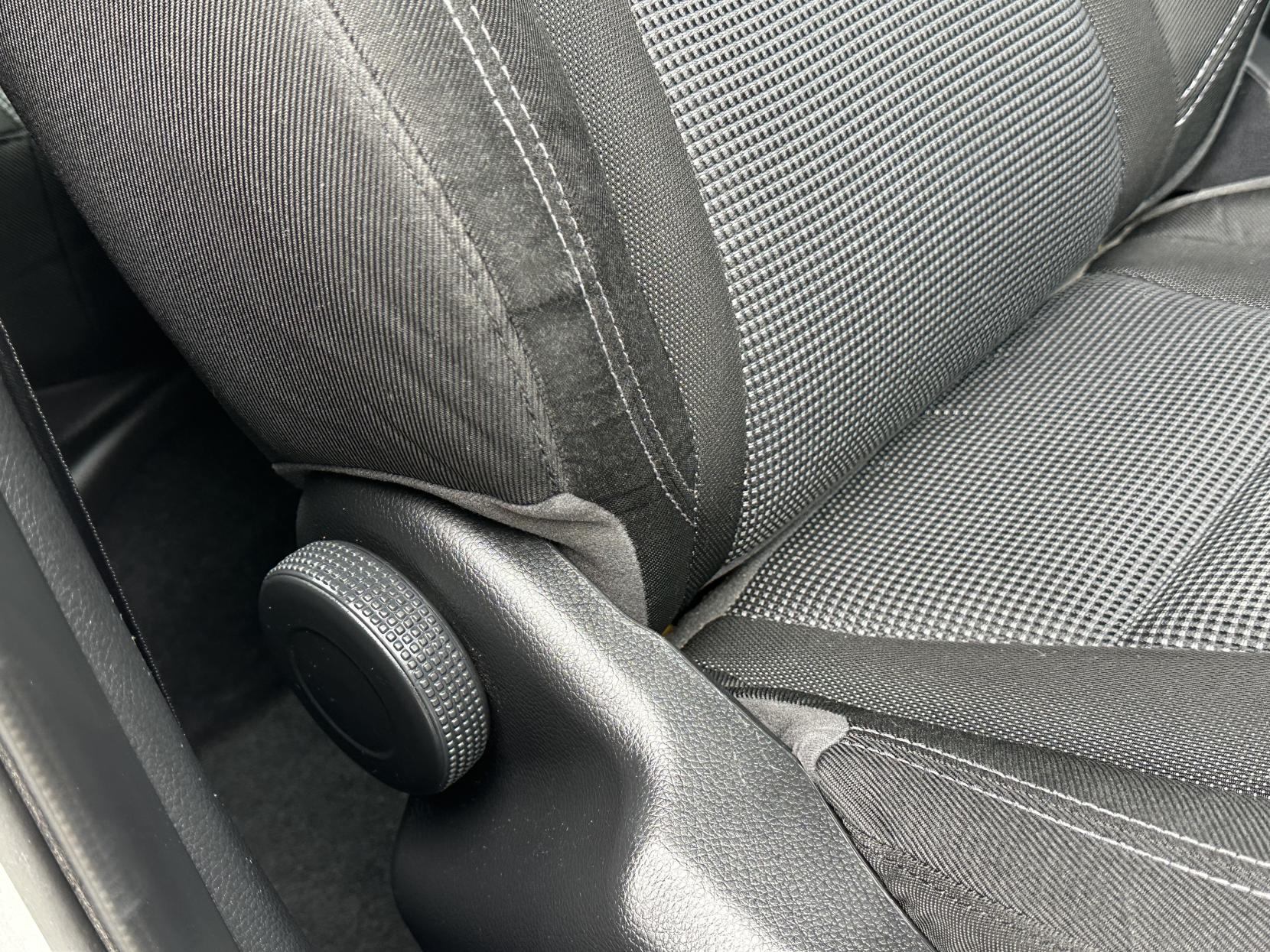 Hyundai i30 1.4 Active Hatchback 5dr Petrol Manual Euro 5 (100 ps)