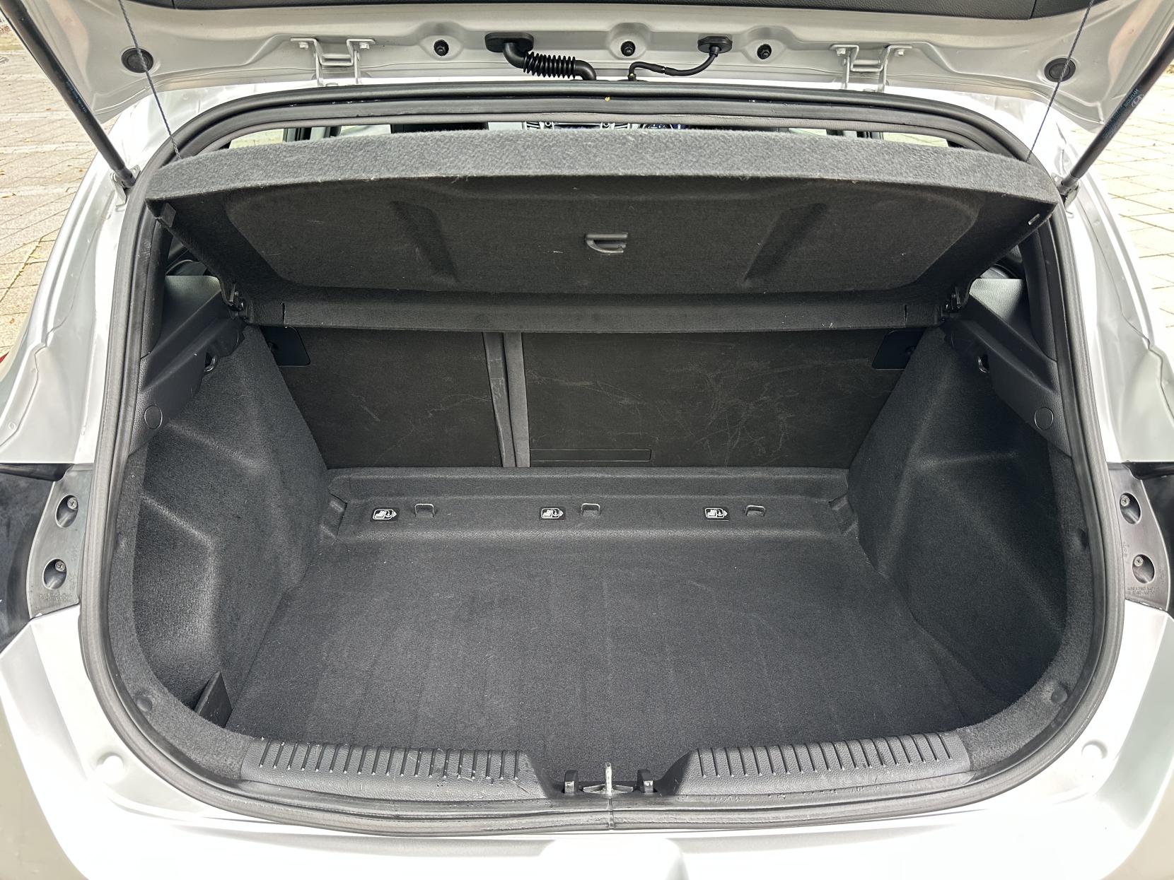 Hyundai i30 1.4 Active Hatchback 5dr Petrol Manual Euro 5 (100 ps)