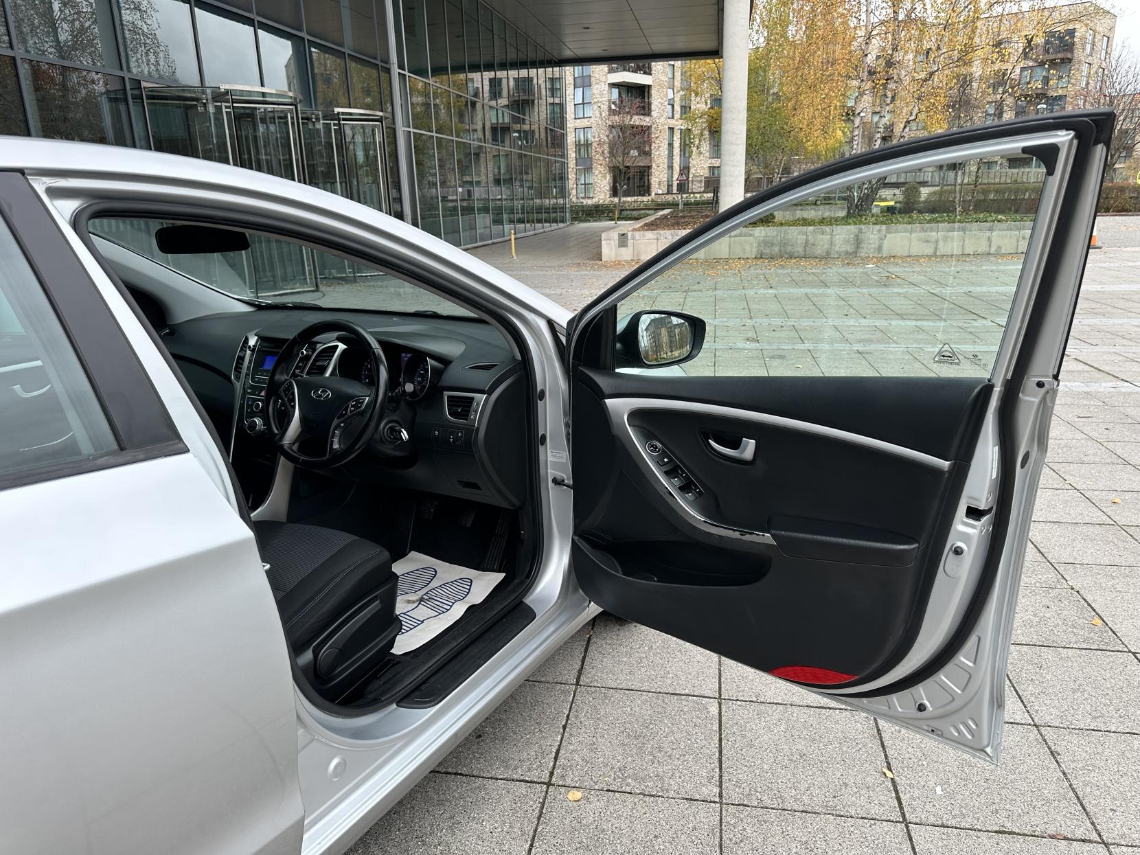 Hyundai i30 1.4 Active Hatchback 5dr Petrol Manual Euro 5 (100 ps)