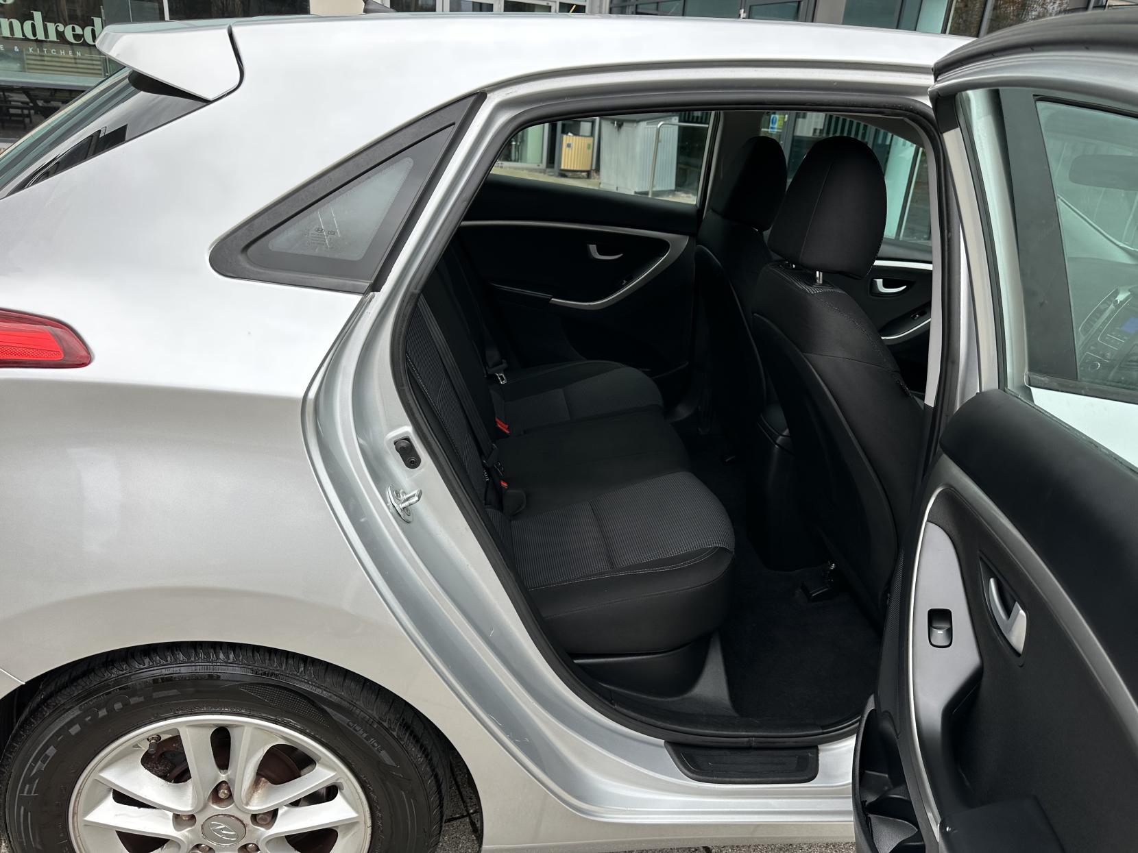 Hyundai i30 1.4 Active Hatchback 5dr Petrol Manual Euro 5 (100 ps)