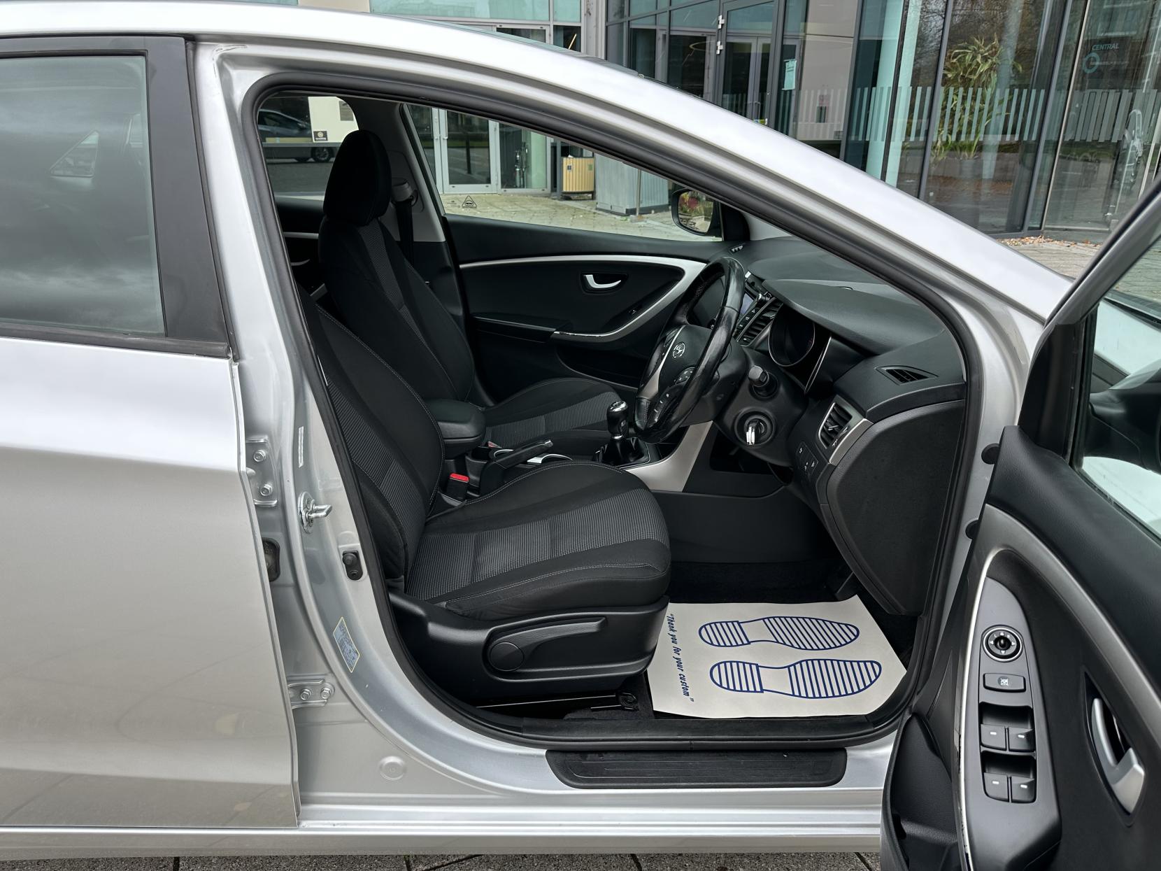 Hyundai i30 1.4 Active Hatchback 5dr Petrol Manual Euro 5 (100 ps)