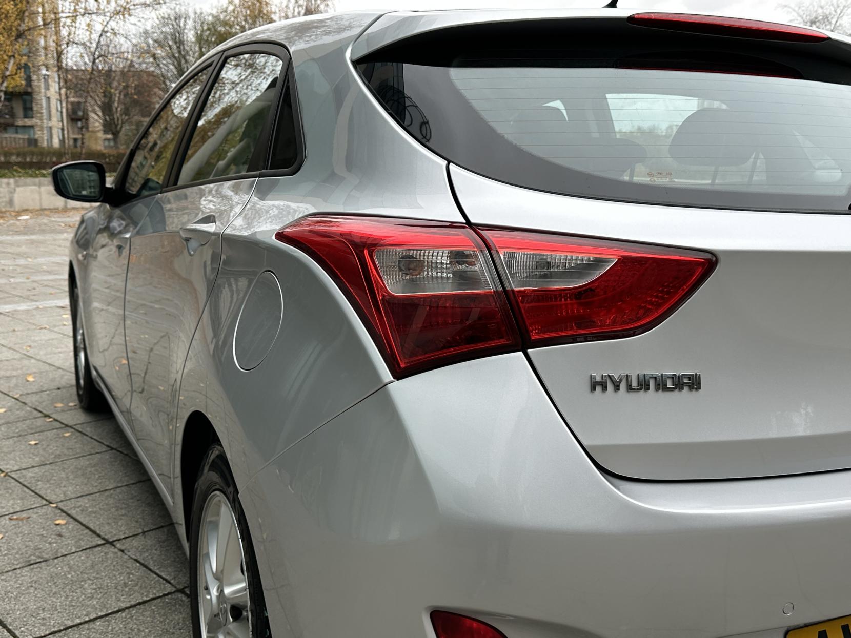 Hyundai i30 1.4 Active Hatchback 5dr Petrol Manual Euro 5 (100 ps)