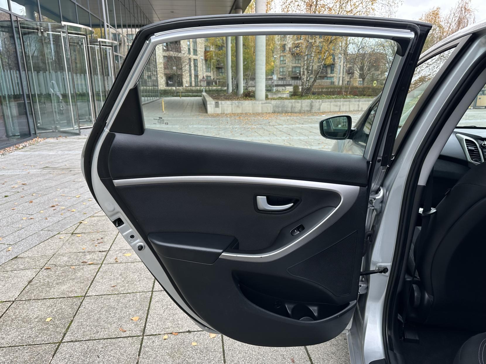 Hyundai i30 1.4 Active Hatchback 5dr Petrol Manual Euro 5 (100 ps)