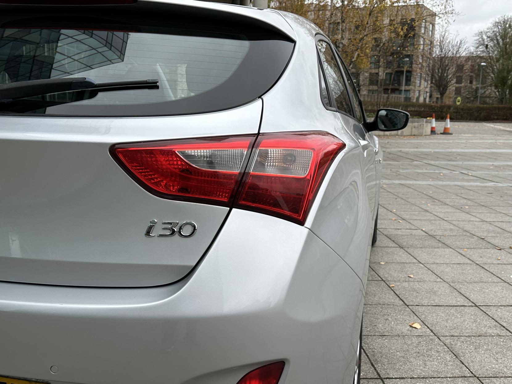 Hyundai i30 1.4 Active Hatchback 5dr Petrol Manual Euro 5 (100 ps)