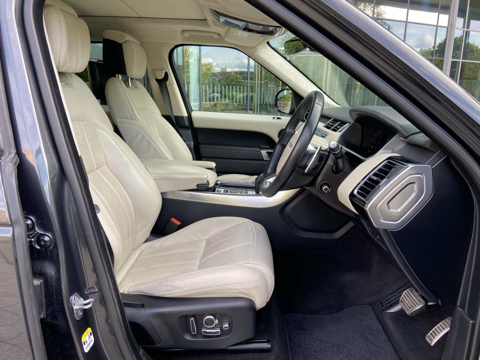 Land Rover Range Rover Sport 2.0 P400e 13.1kWh GPF Autobiography Dynamic SUV 5dr Petrol Plug-in Hybrid Auto 4WD Euro 6 (s/s) (404 ps)