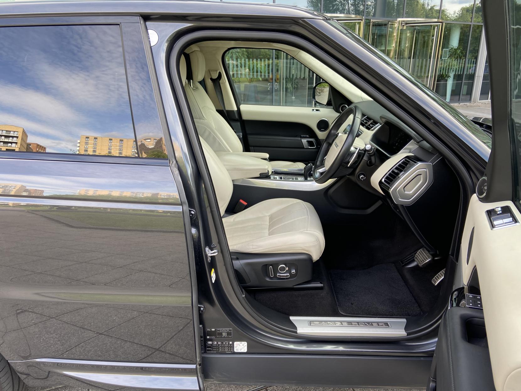 Land Rover Range Rover Sport 2.0 P400e 13.1kWh GPF Autobiography Dynamic SUV 5dr Petrol Plug-in Hybrid Auto 4WD Euro 6 (s/s) (404 ps)