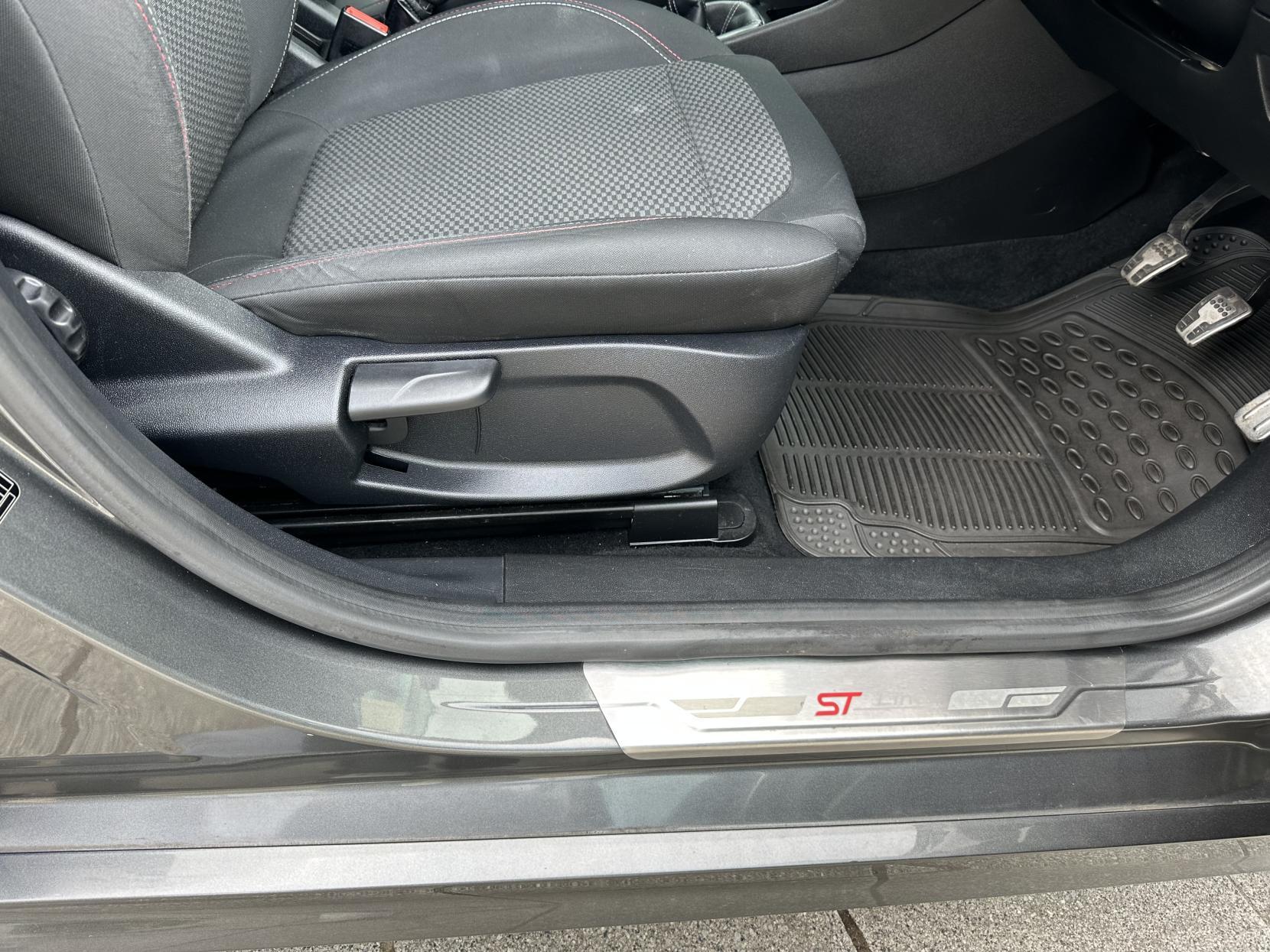 Ford Fiesta 1.0T EcoBoost ST-Line Hatchback 5dr Petrol Manual Euro 6 (s/s) (125 ps)