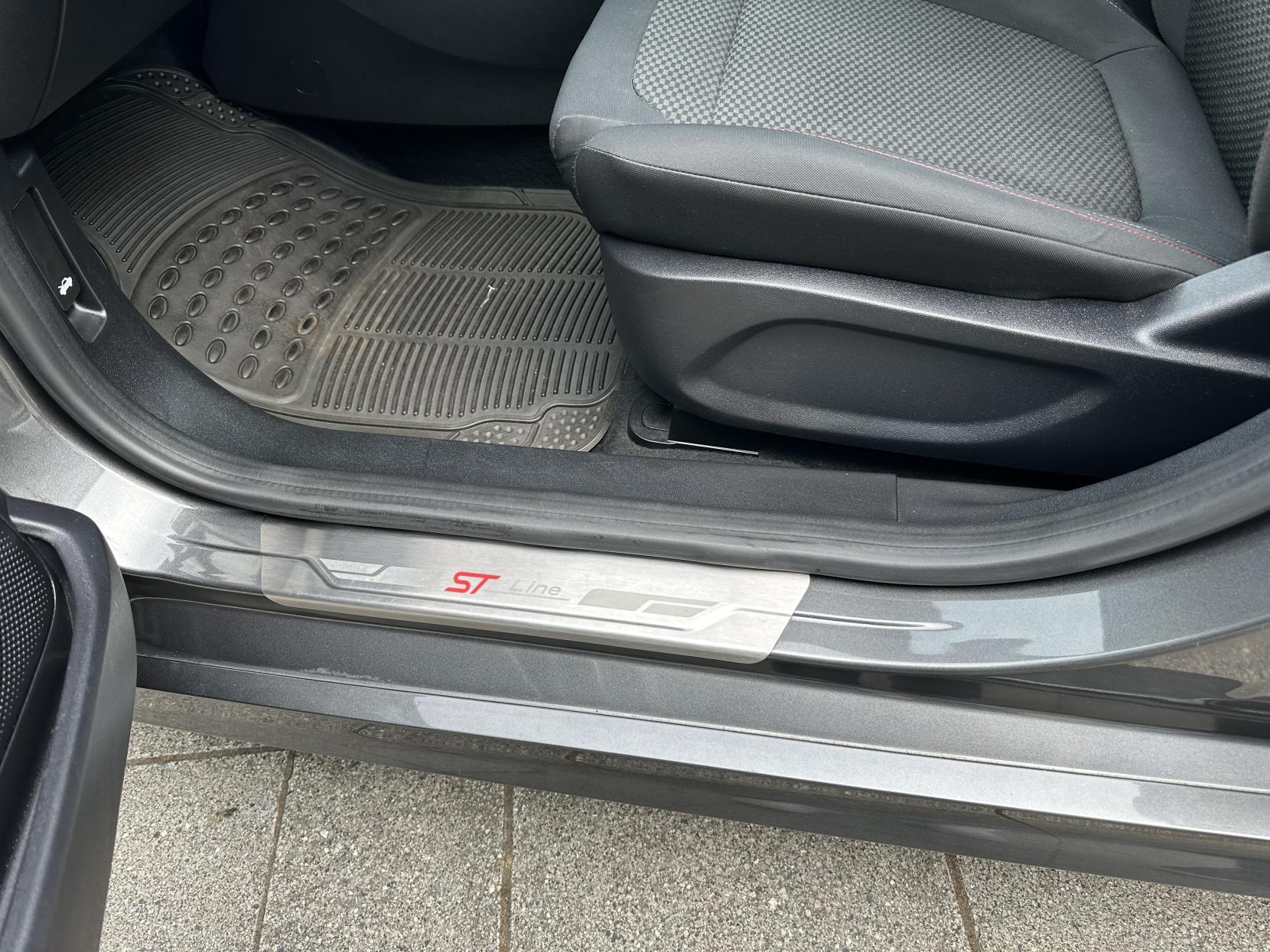 Ford Fiesta 1.0T EcoBoost ST-Line Hatchback 5dr Petrol Manual Euro 6 (s/s) (125 ps)