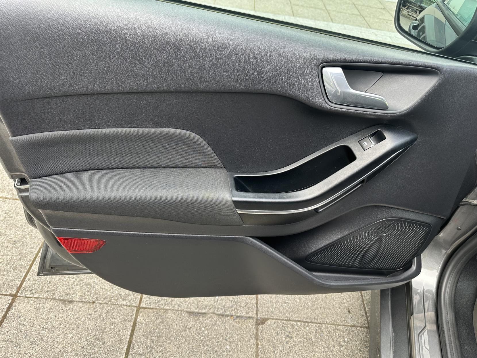 Ford Fiesta 1.0T EcoBoost ST-Line Hatchback 5dr Petrol Manual Euro 6 (s/s) (125 ps)