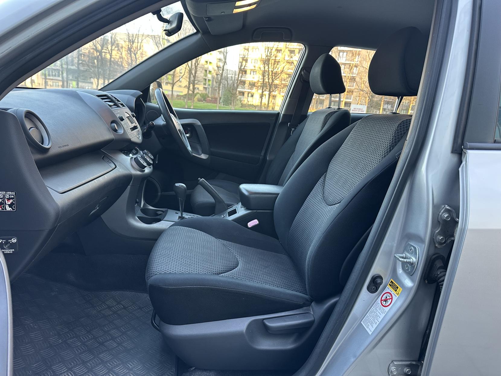 Toyota RAV4 2.0 XT3 SUV 5dr Petrol Automatic 4WD (212 g/km, 150 bhp)