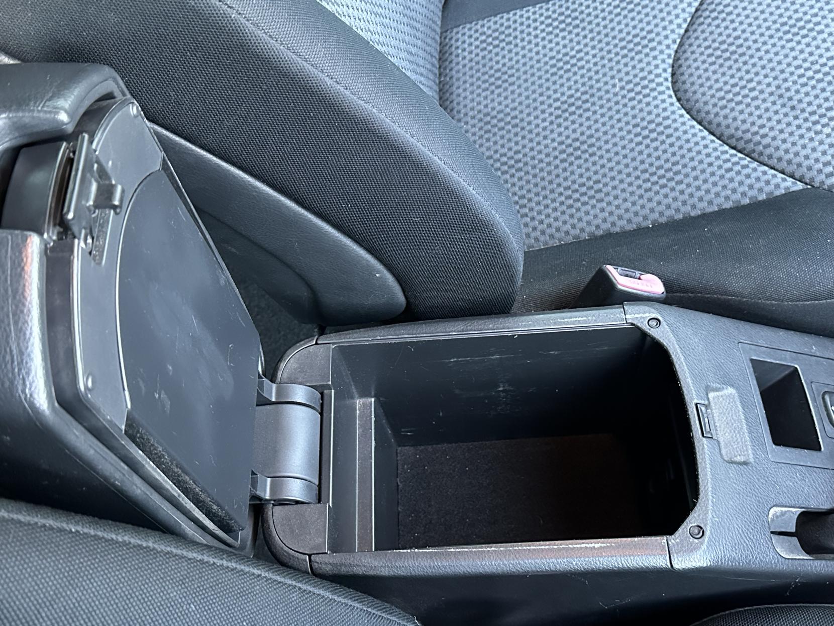 Toyota RAV4 2.0 XT3 SUV 5dr Petrol Automatic 4WD (212 g/km, 150 bhp)