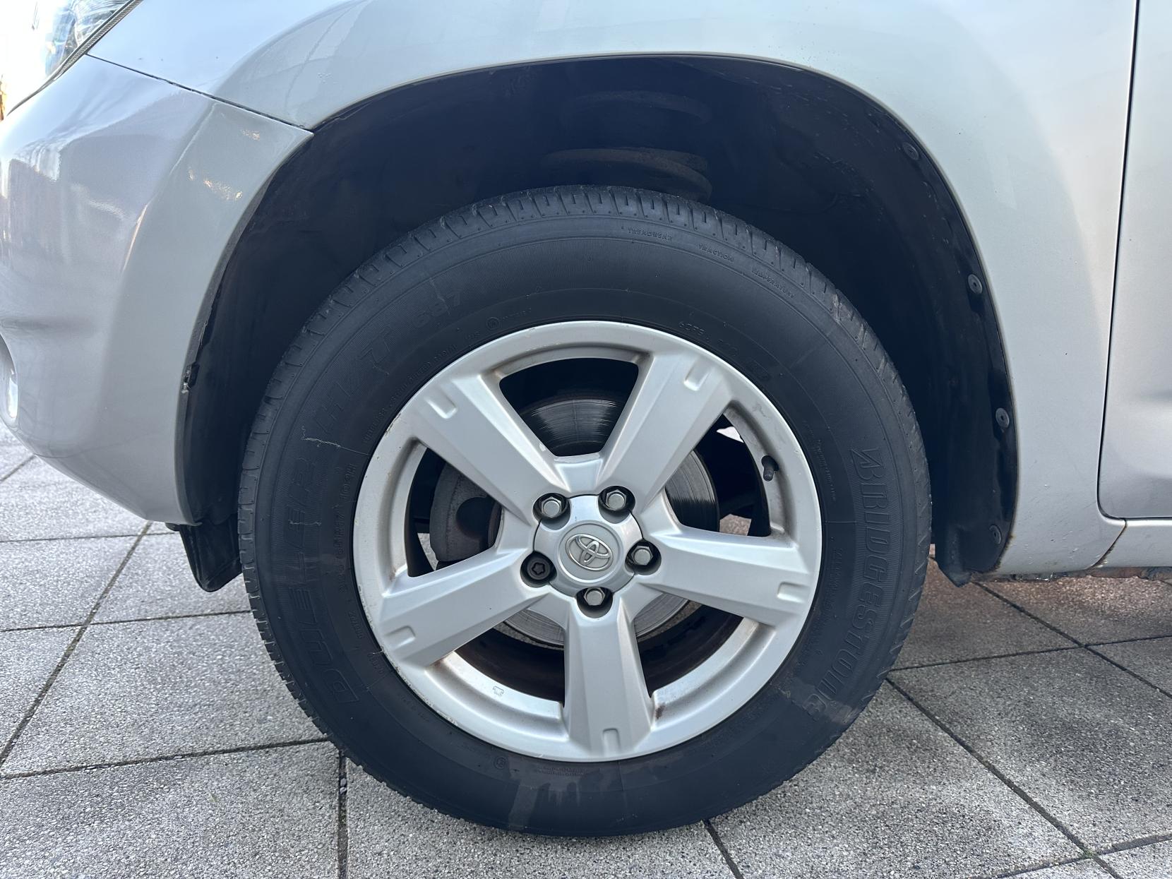 Toyota RAV4 2.0 XT3 SUV 5dr Petrol Automatic 4WD (212 g/km, 150 bhp)