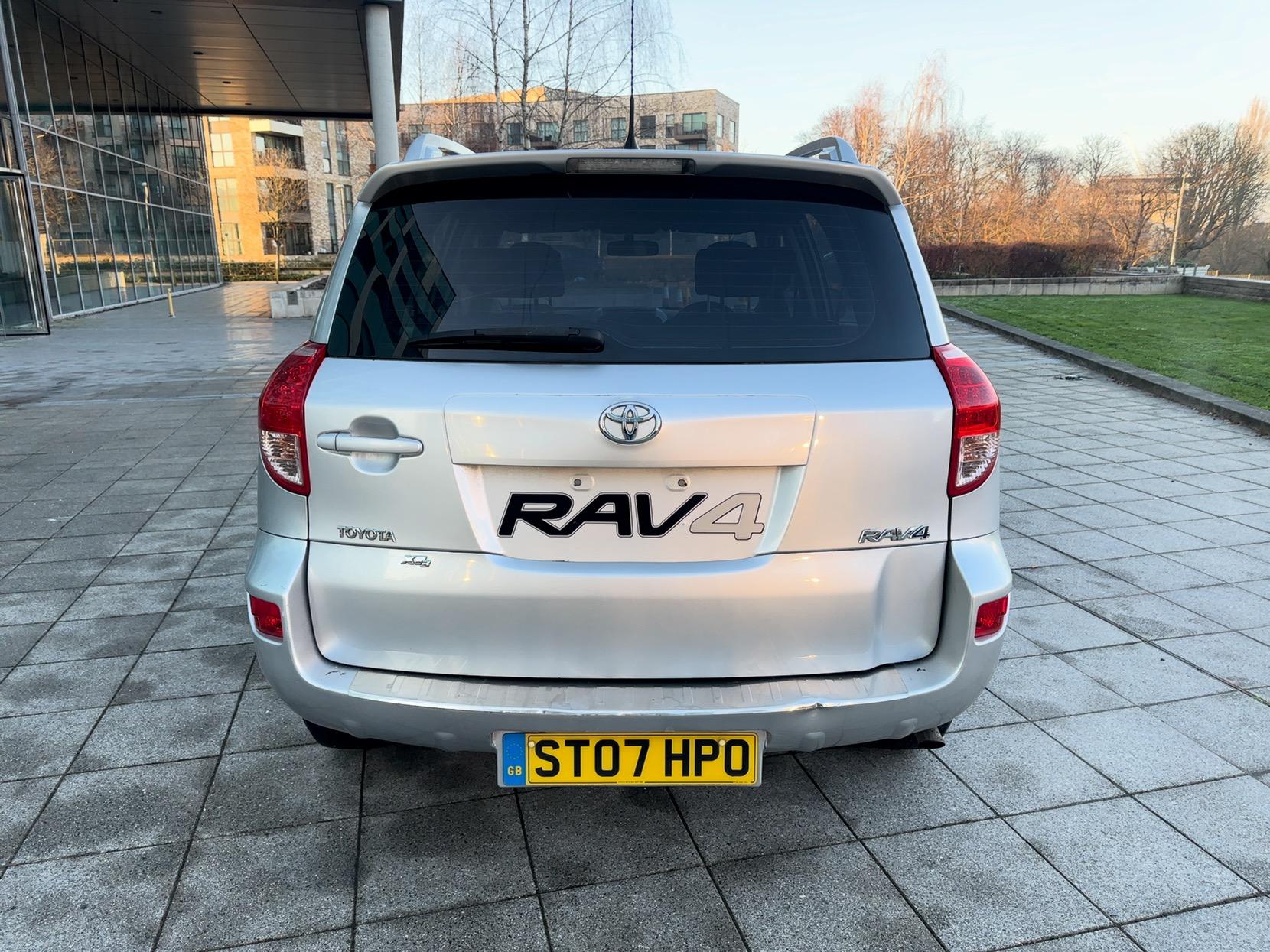 Toyota RAV4 2.0 XT3 SUV 5dr Petrol Automatic 4WD (212 g/km, 150 bhp)